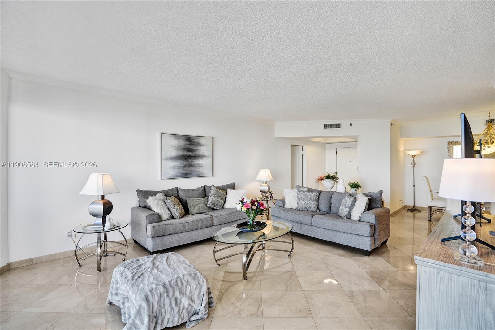 2000 Island Blvd #1710, Aventura FL 33160