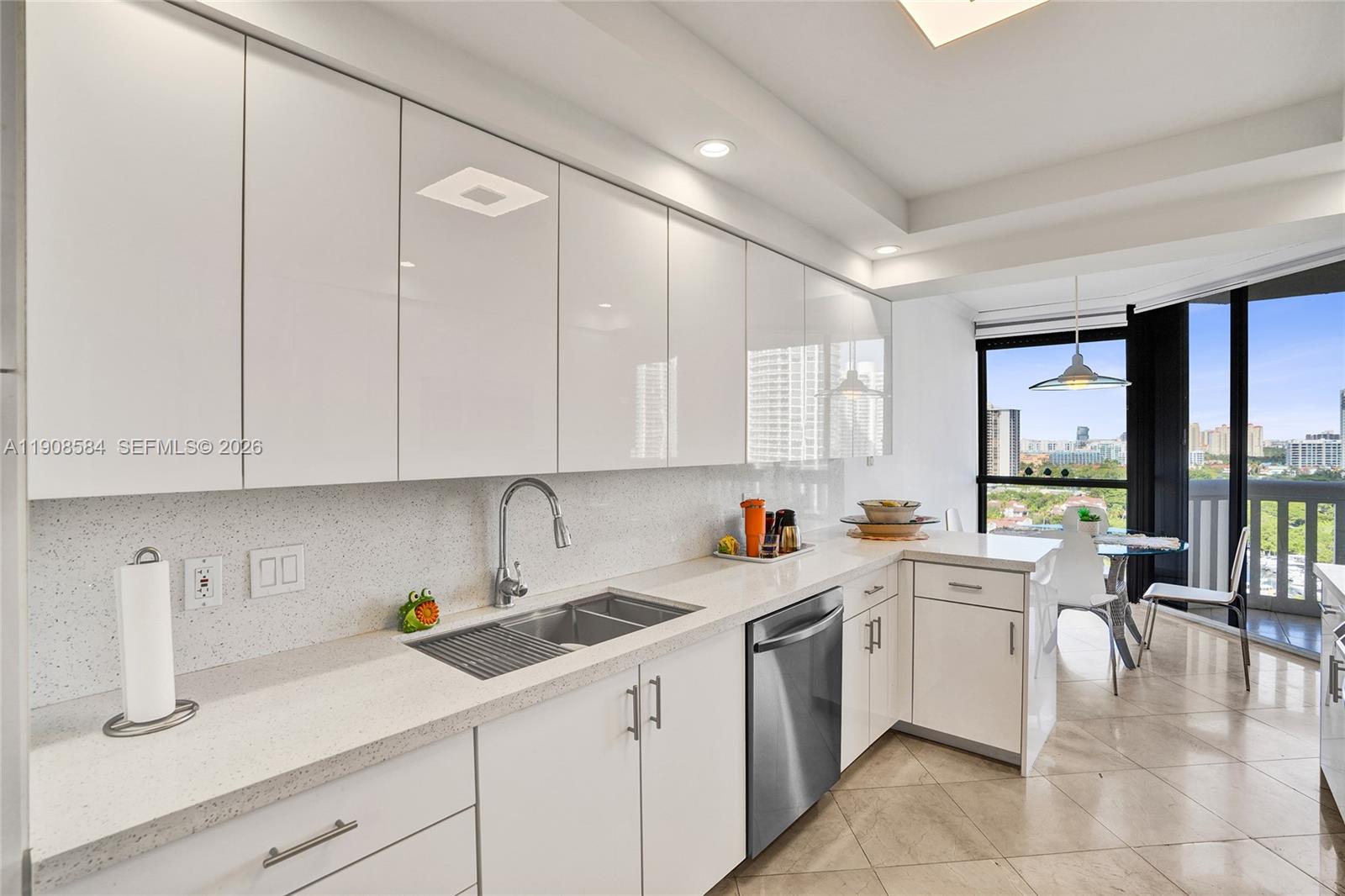 2000 Island Blvd #1710, Aventura FL 33160