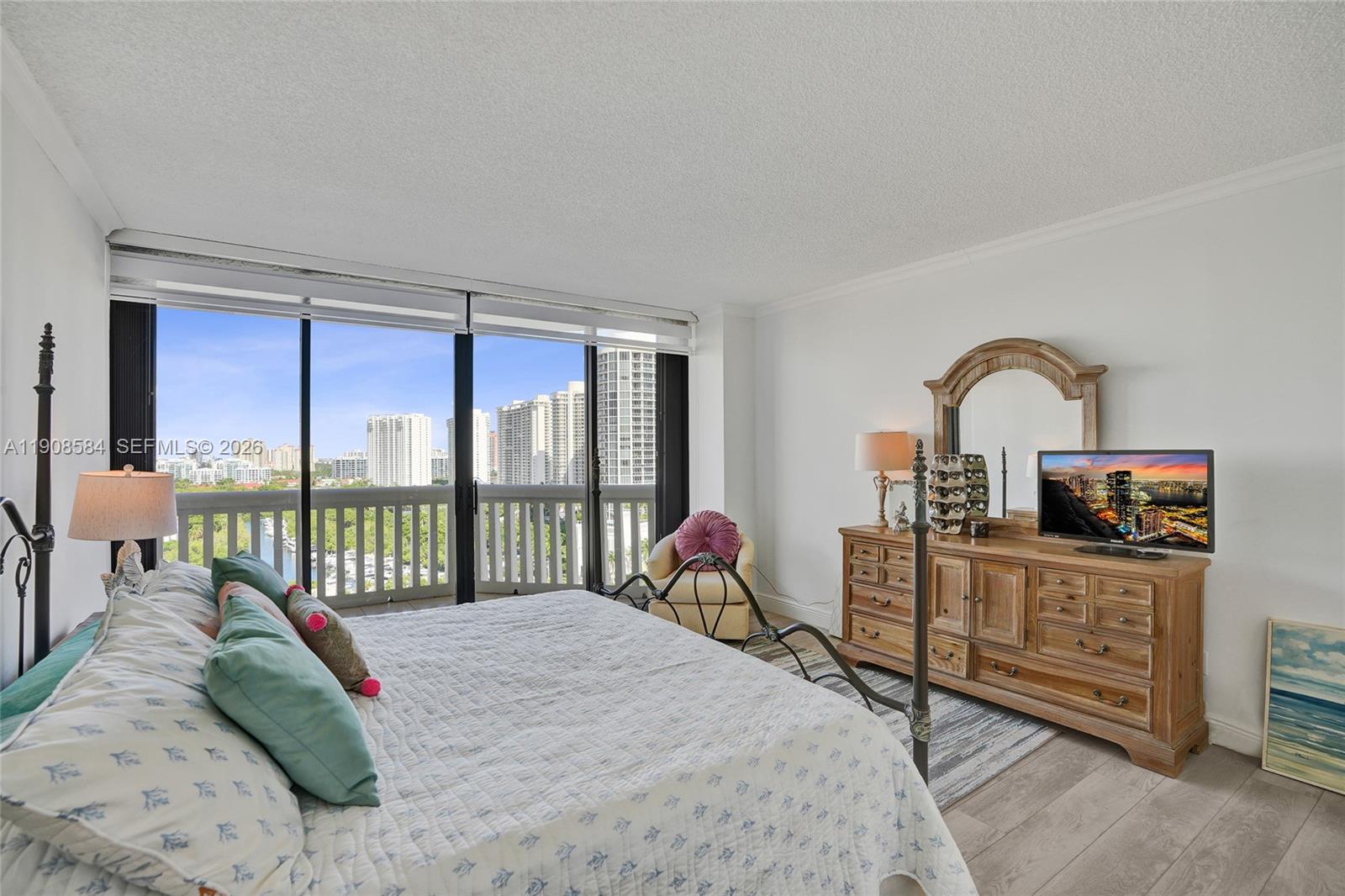 2000 Island Blvd #1710, Aventura FL 33160