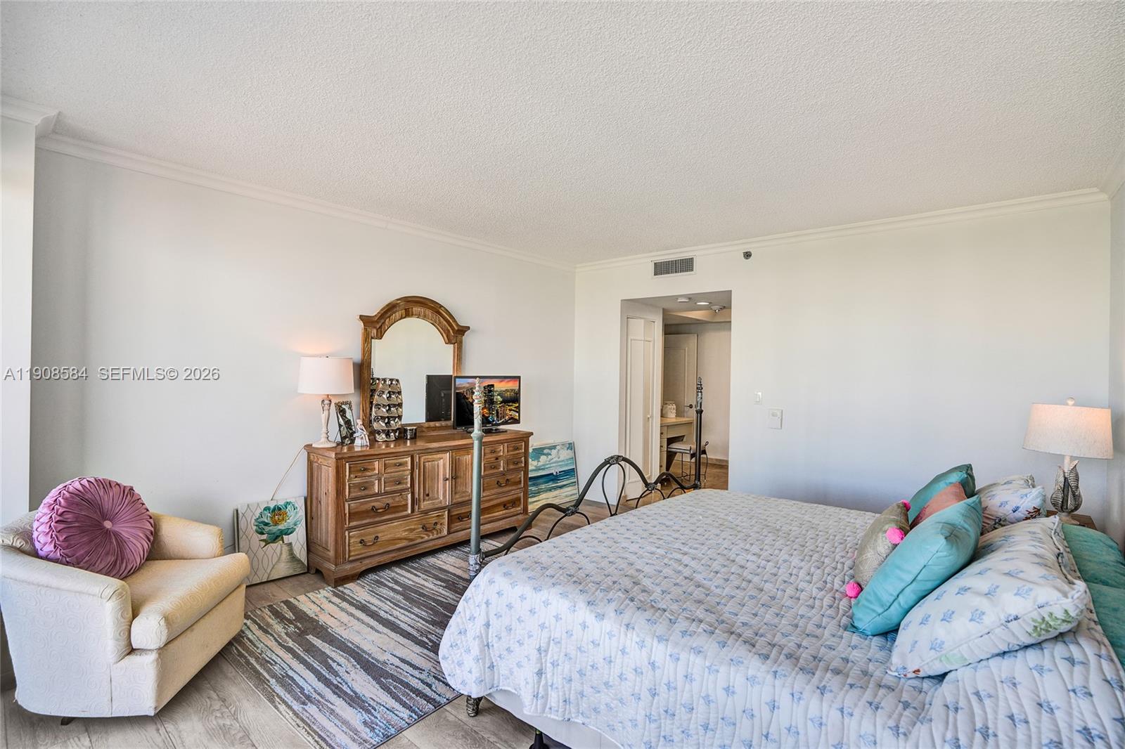 2000 Island Blvd #1710, Aventura FL 33160