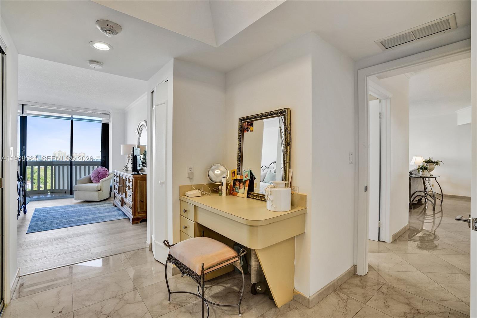2000 Island Blvd #1710, Aventura FL 33160