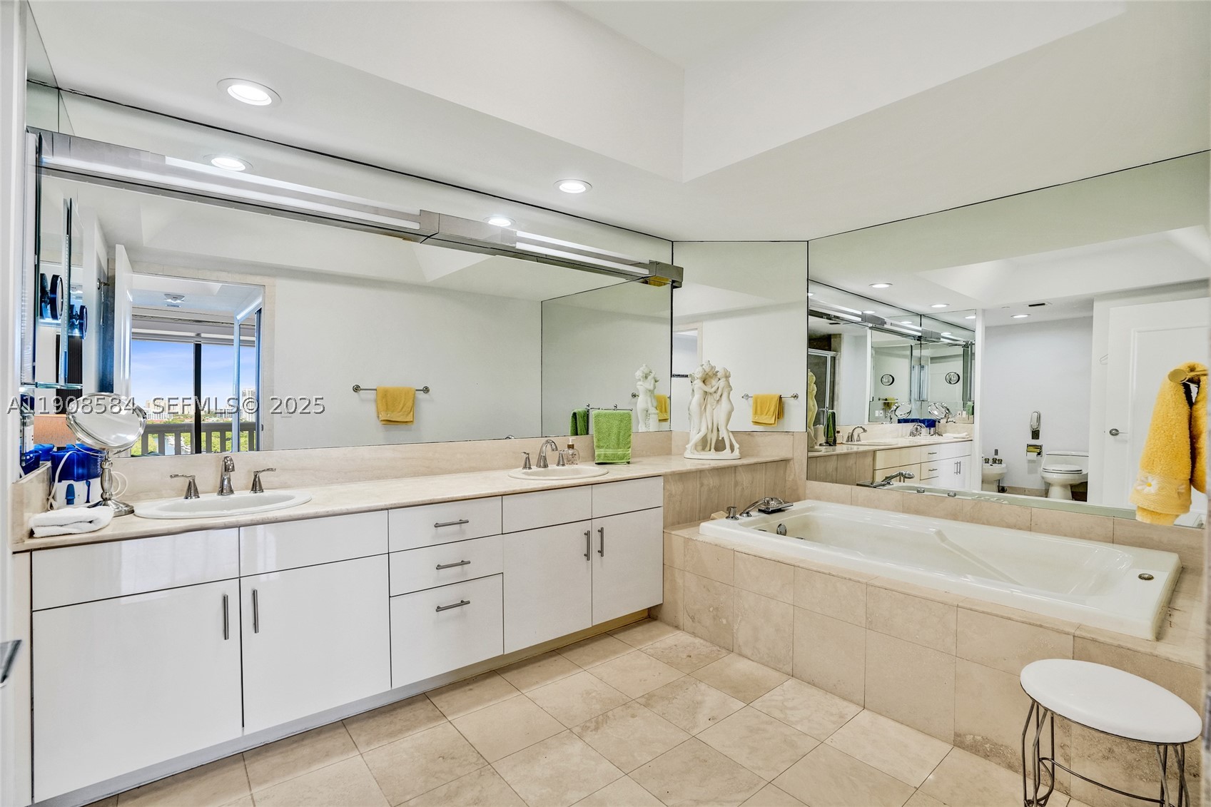 2000 Island Blvd #1710, Aventura FL 33160