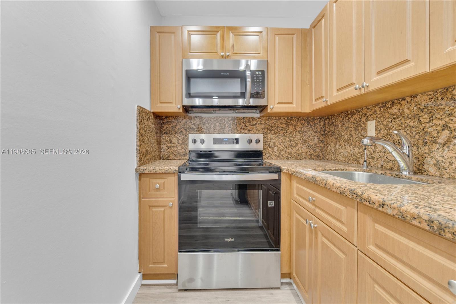 4709 NW 7th St #204-9, Miami FL 33126
