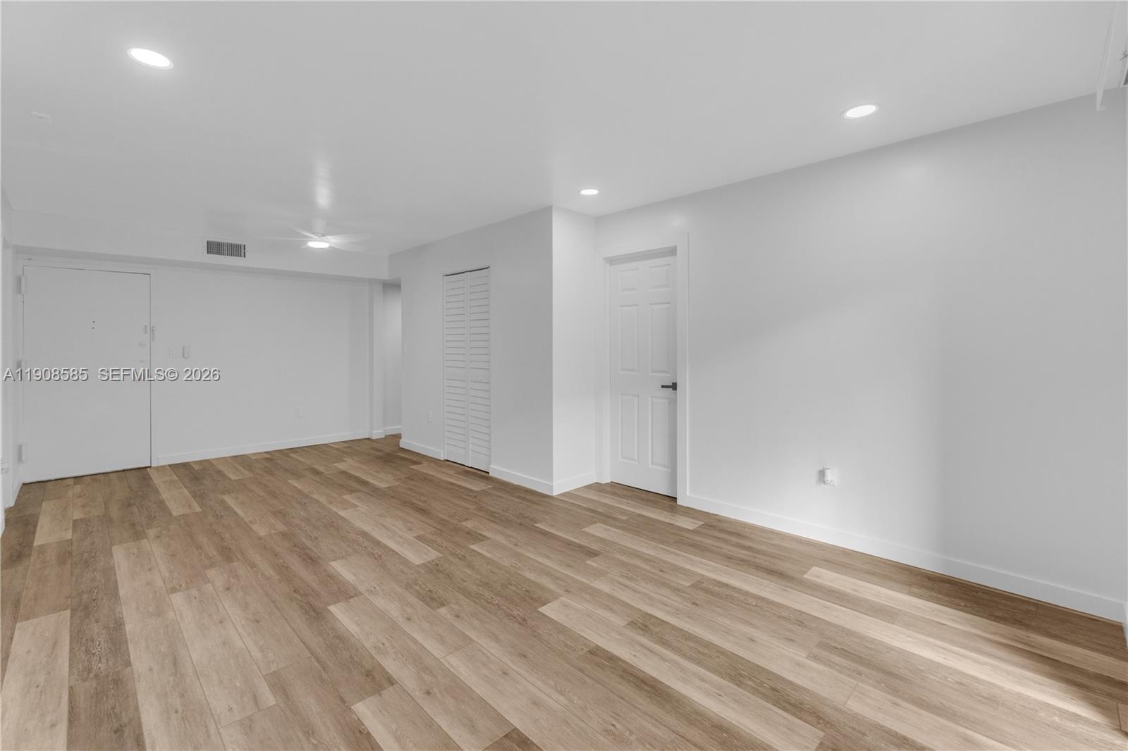 4709 NW 7th St #204-9, Miami FL 33126