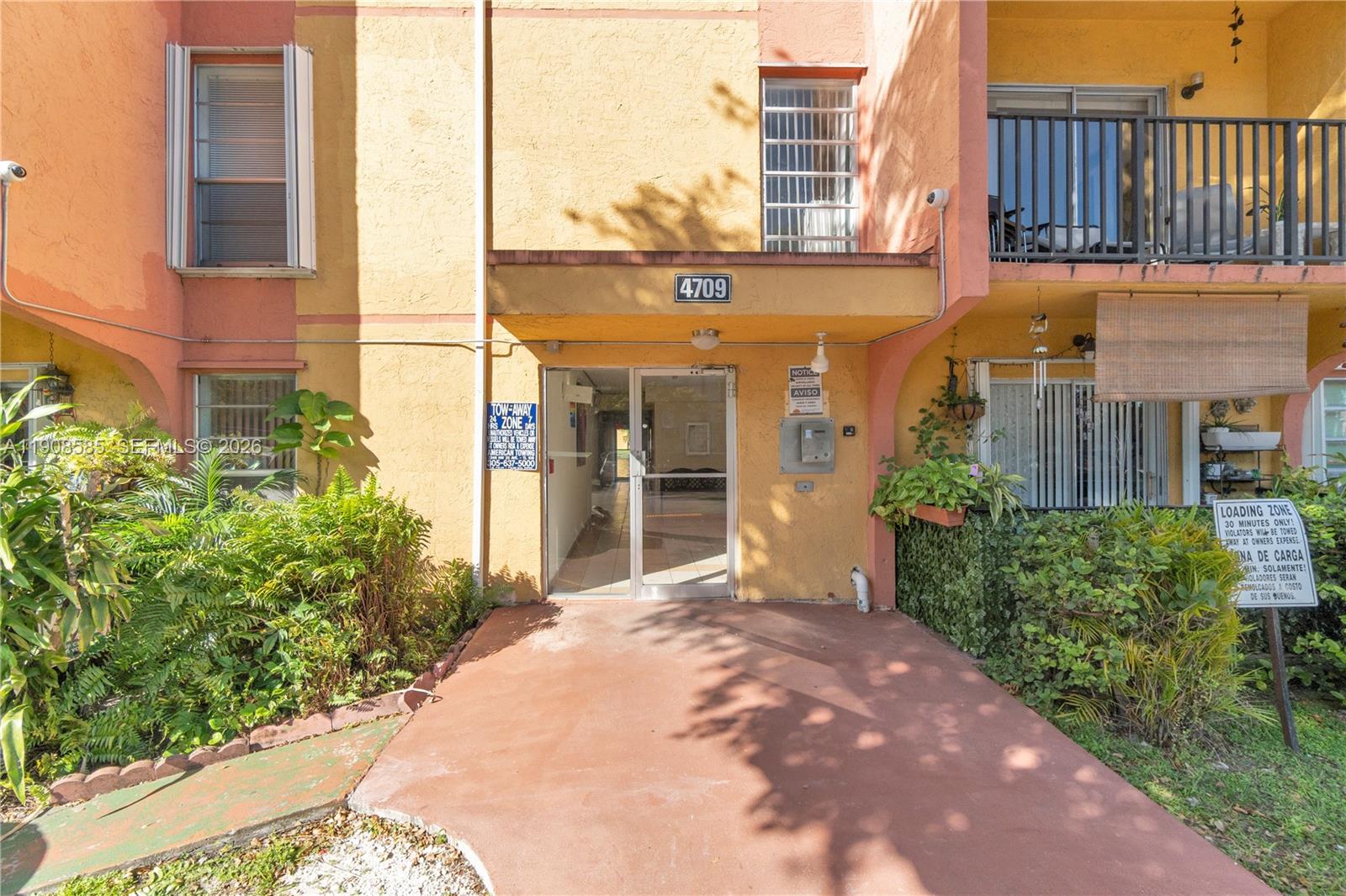 4709 NW 7th St #204-9, Miami FL 33126