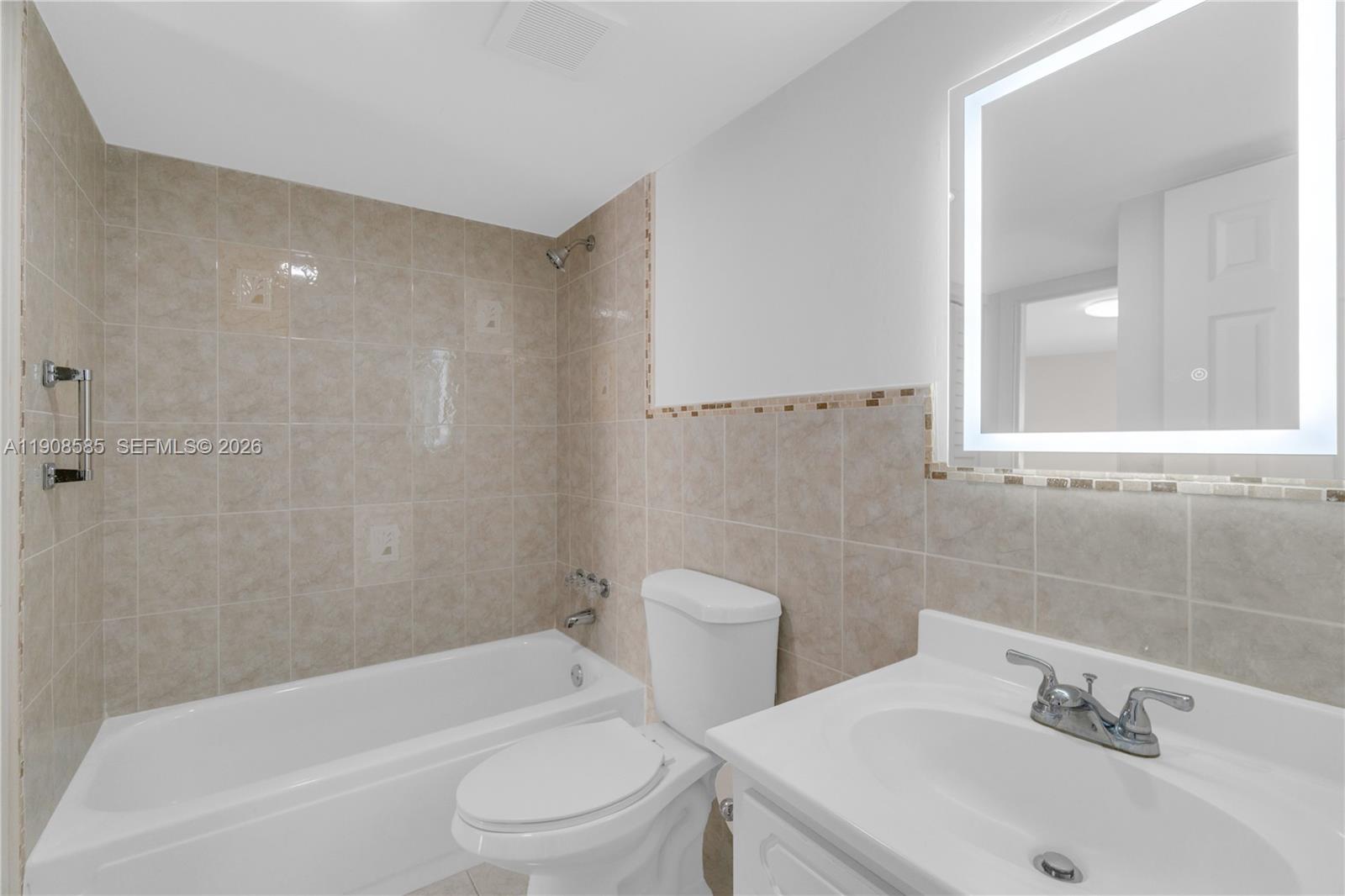 4709 NW 7th St #204-9, Miami FL 33126