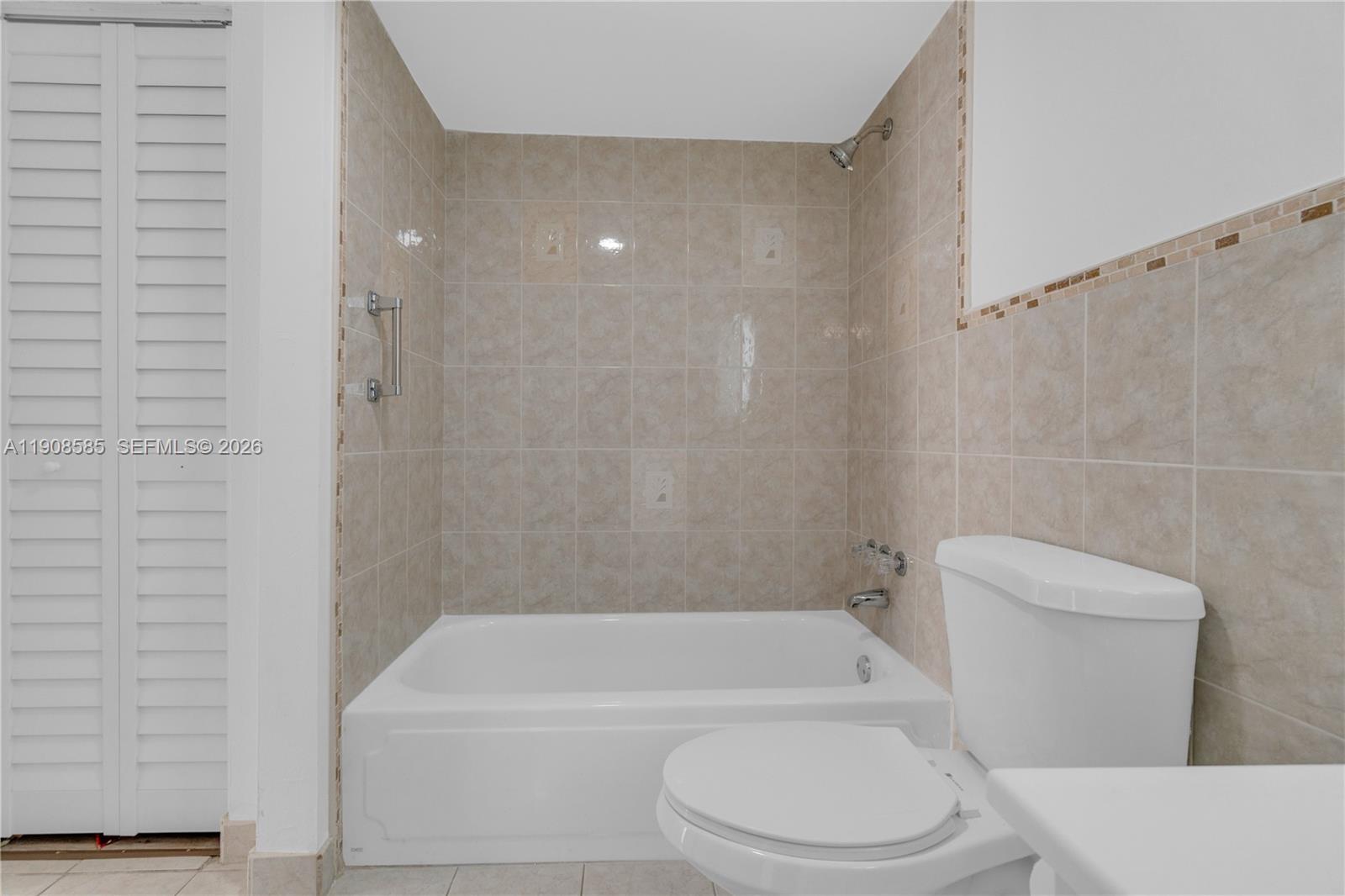 4709 NW 7th St #204-9, Miami FL 33126
