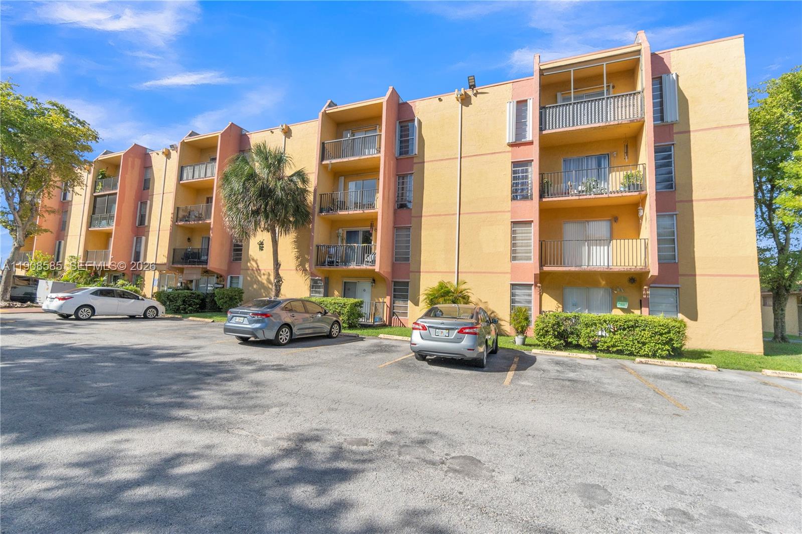 4709 NW 7th St #204-9, Miami FL 33126