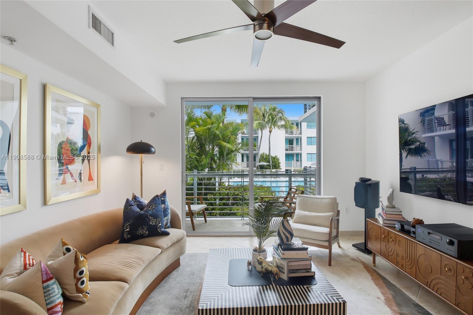 110 Washington Ave #2420, Miami Beach FL 33139