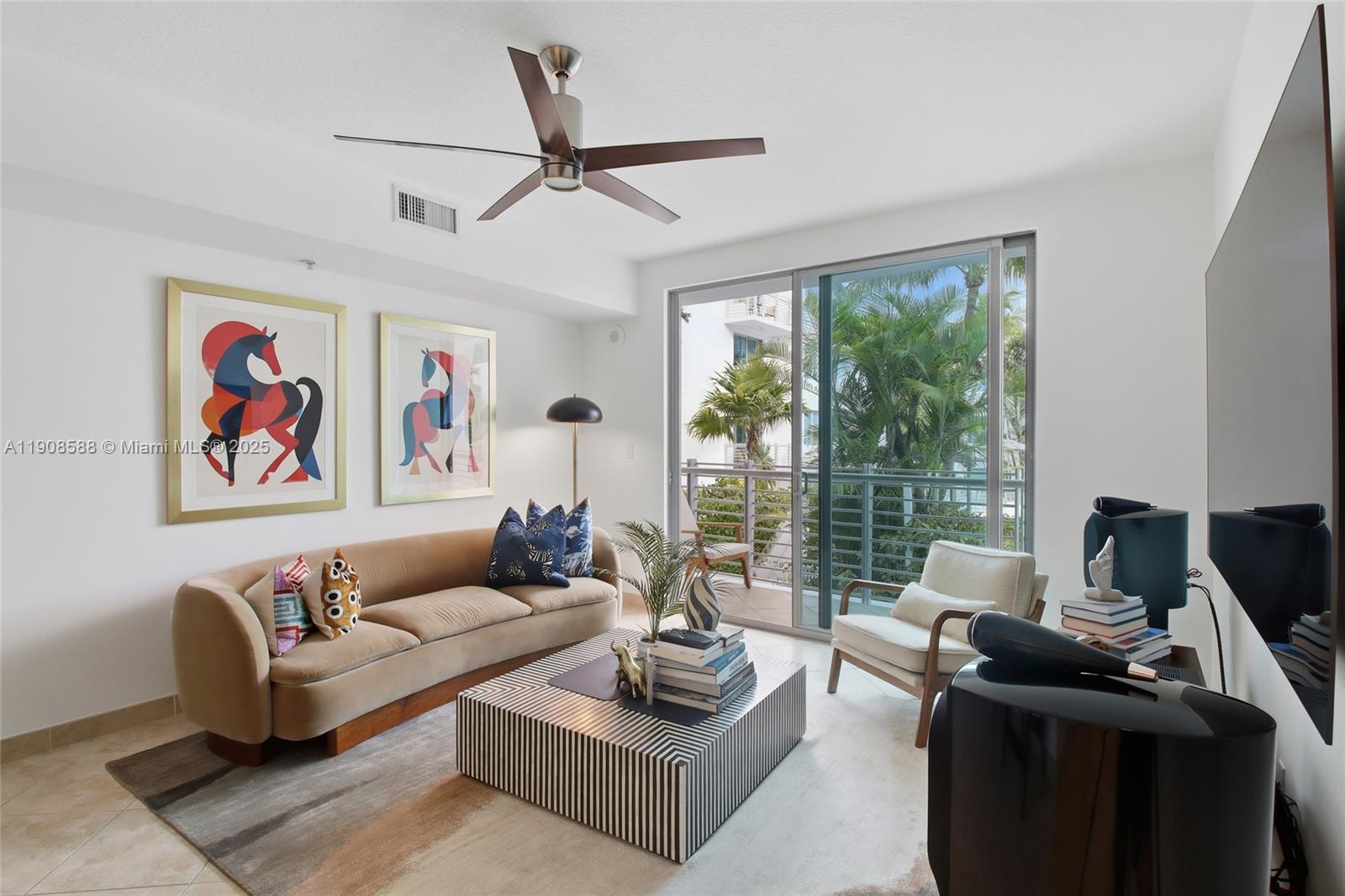 110 Washington Ave #2420, Miami Beach FL 33139