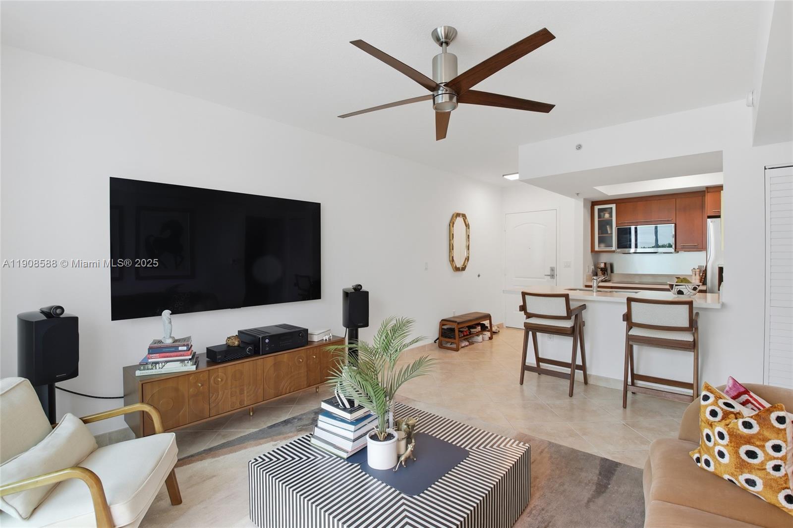 110 Washington Ave #2420, Miami Beach FL 33139
