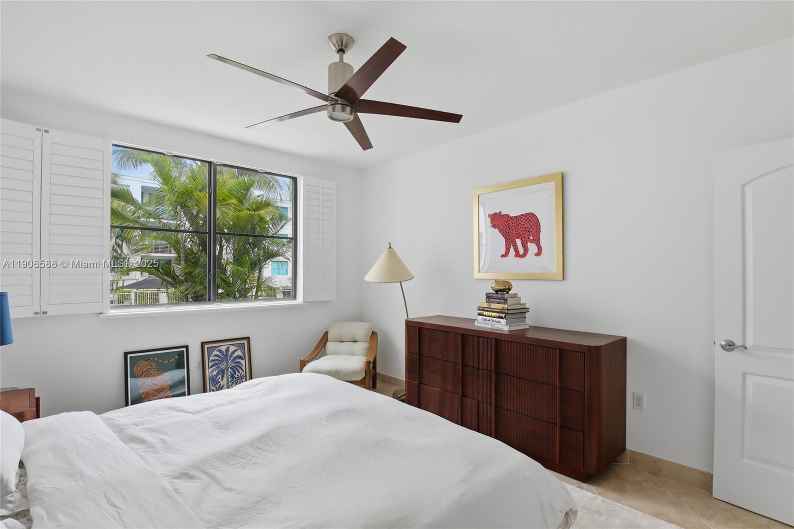110 Washington Ave #2420, Miami Beach FL 33139