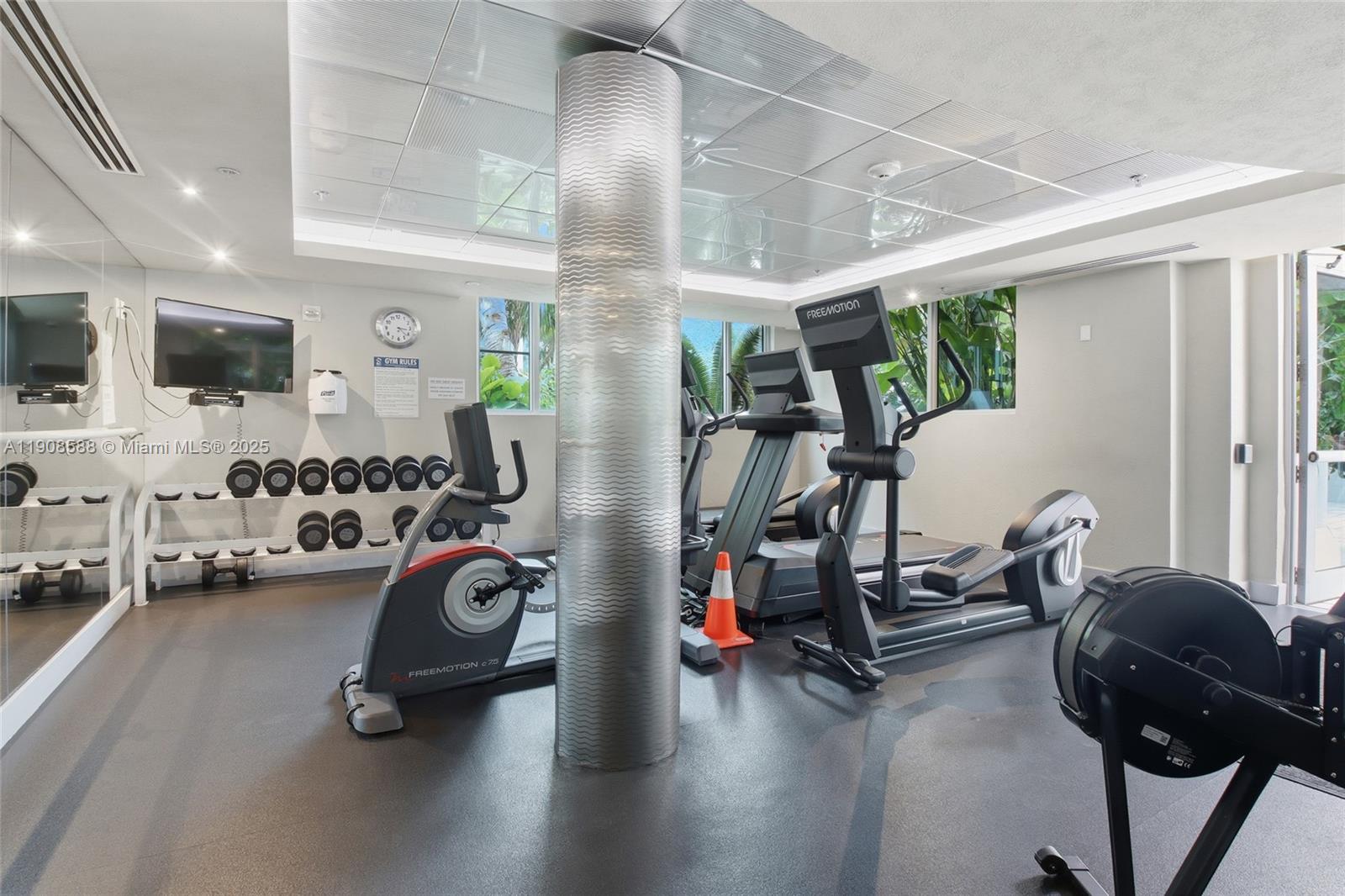 110 Washington Ave #2420, Miami Beach FL 33139