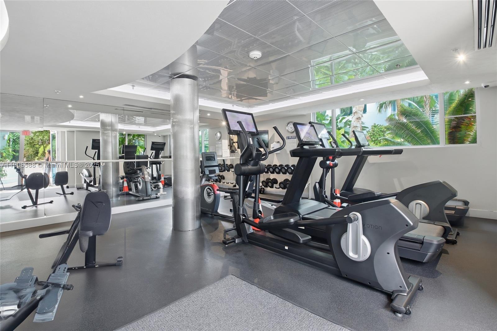 110 Washington Ave #2420, Miami Beach FL 33139