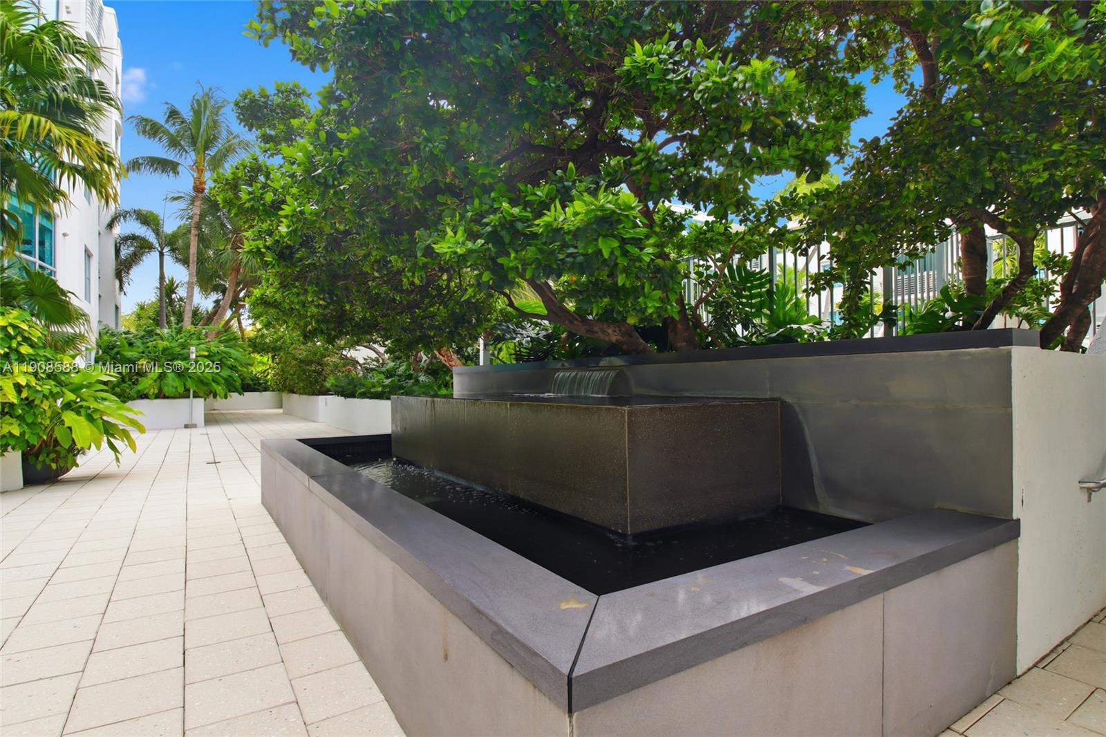 110 Washington Ave #2420, Miami Beach FL 33139