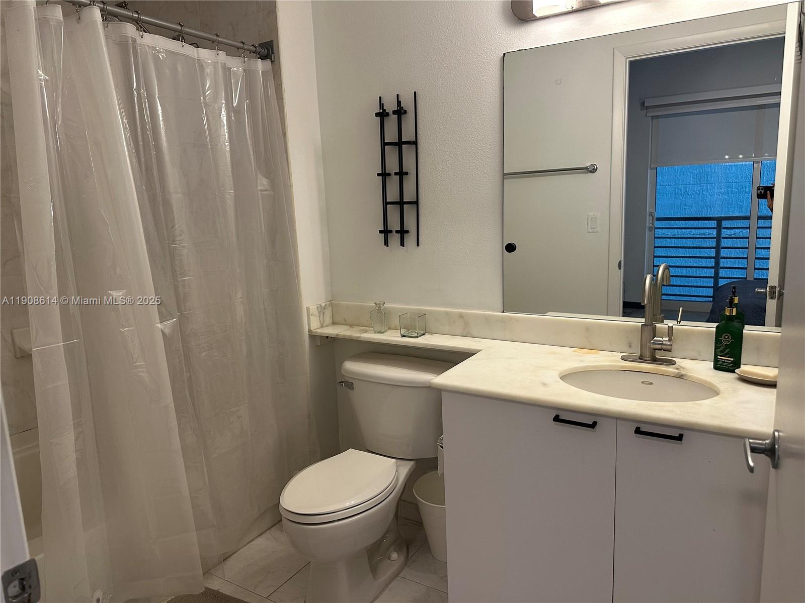 234 NE 3rd St #204, Miami FL 33132