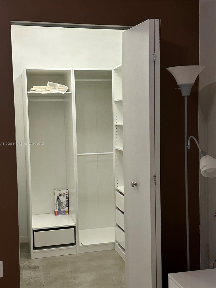 234 NE 3rd St #204, Miami FL 33132