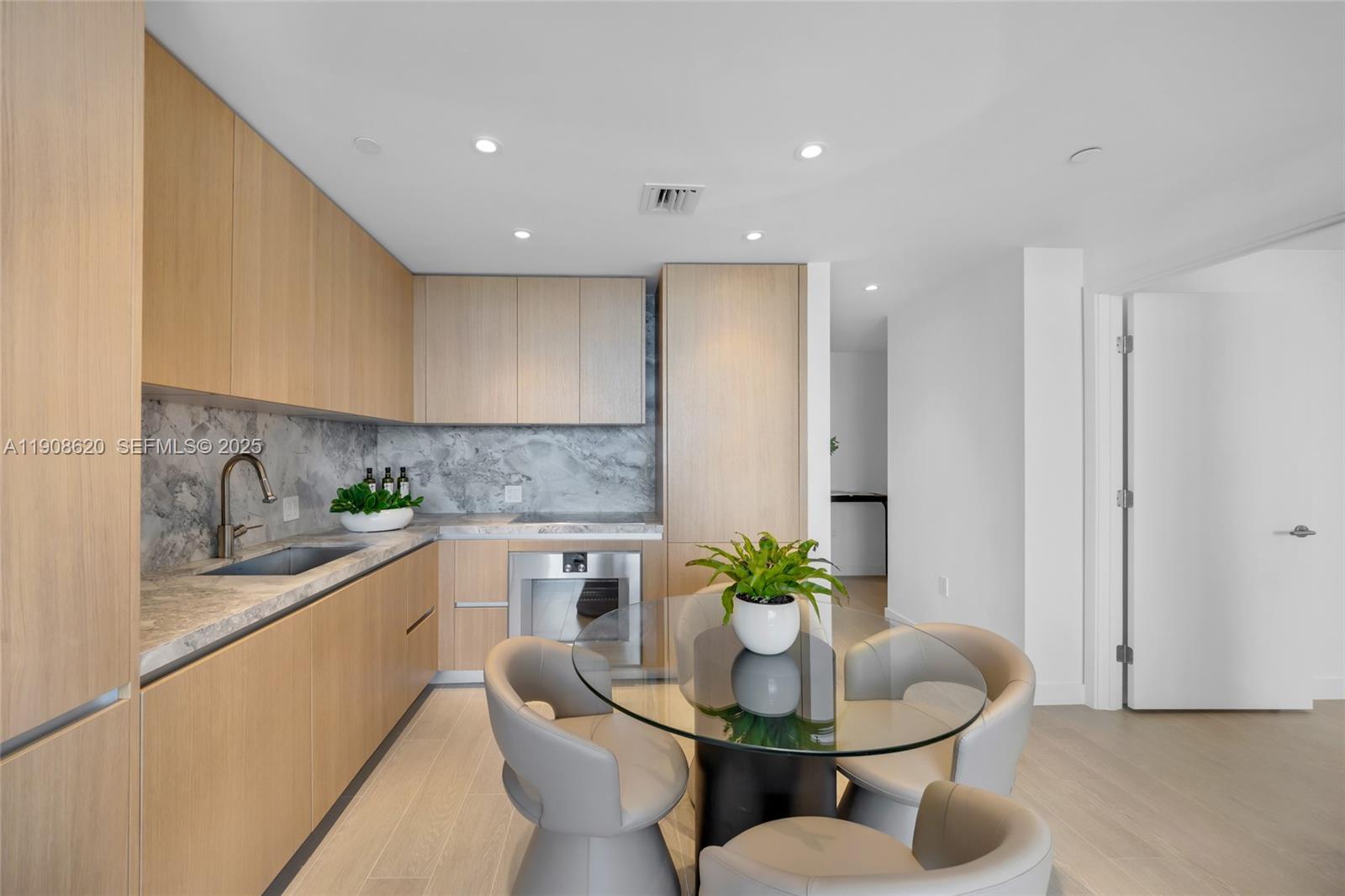 500 Alton Rd #1904, Miami Beach FL 33139