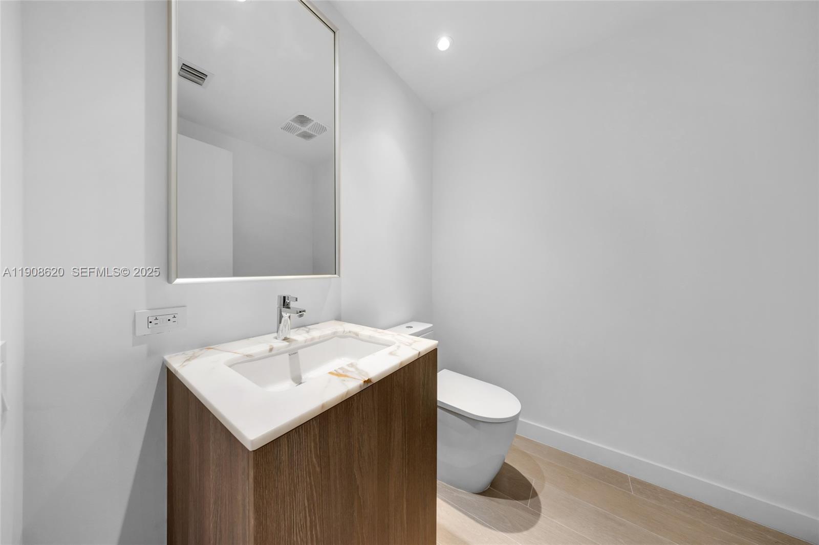 500 Alton Rd #1904, Miami Beach FL 33139