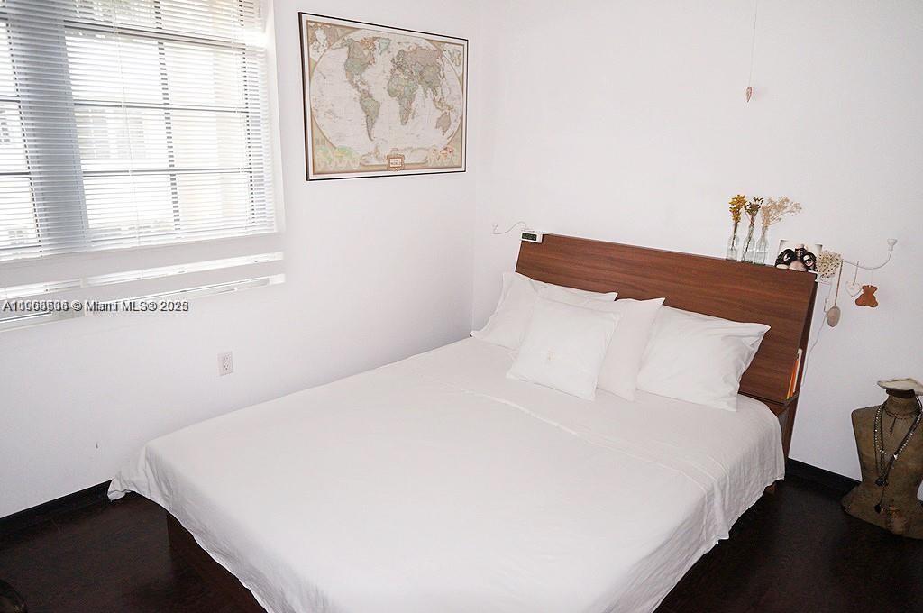 435 21st St #215, Miami Beach FL 33139