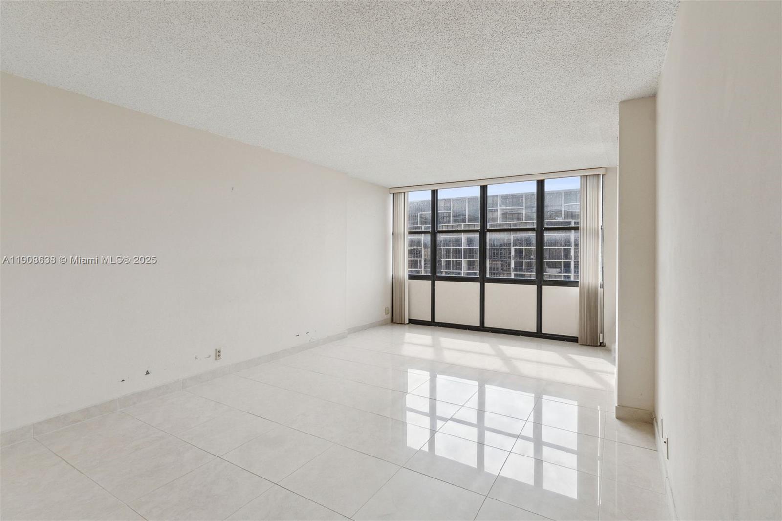 1901 Brickell Ave #B1408, Miami FL 33129