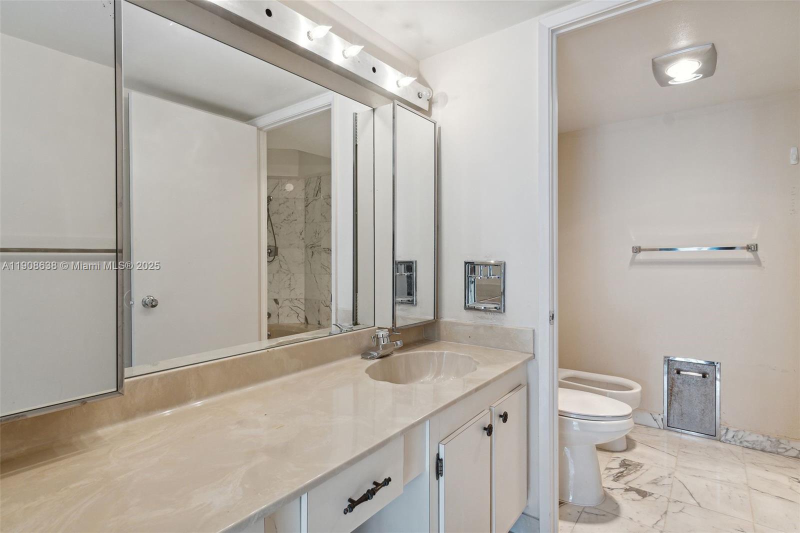 1901 Brickell Ave #B1408, Miami FL 33129