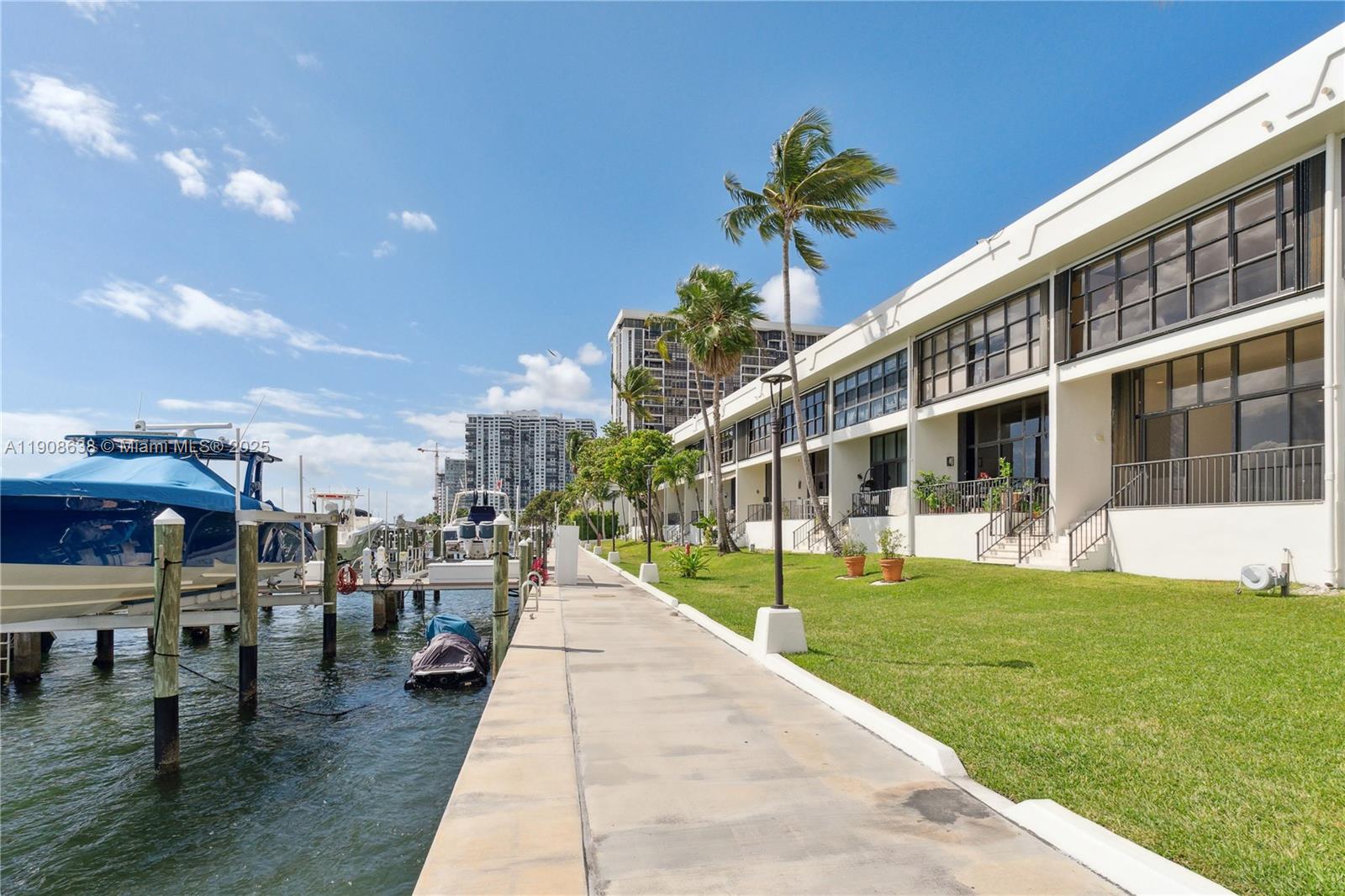 1901 Brickell Ave #B1408, Miami FL 33129