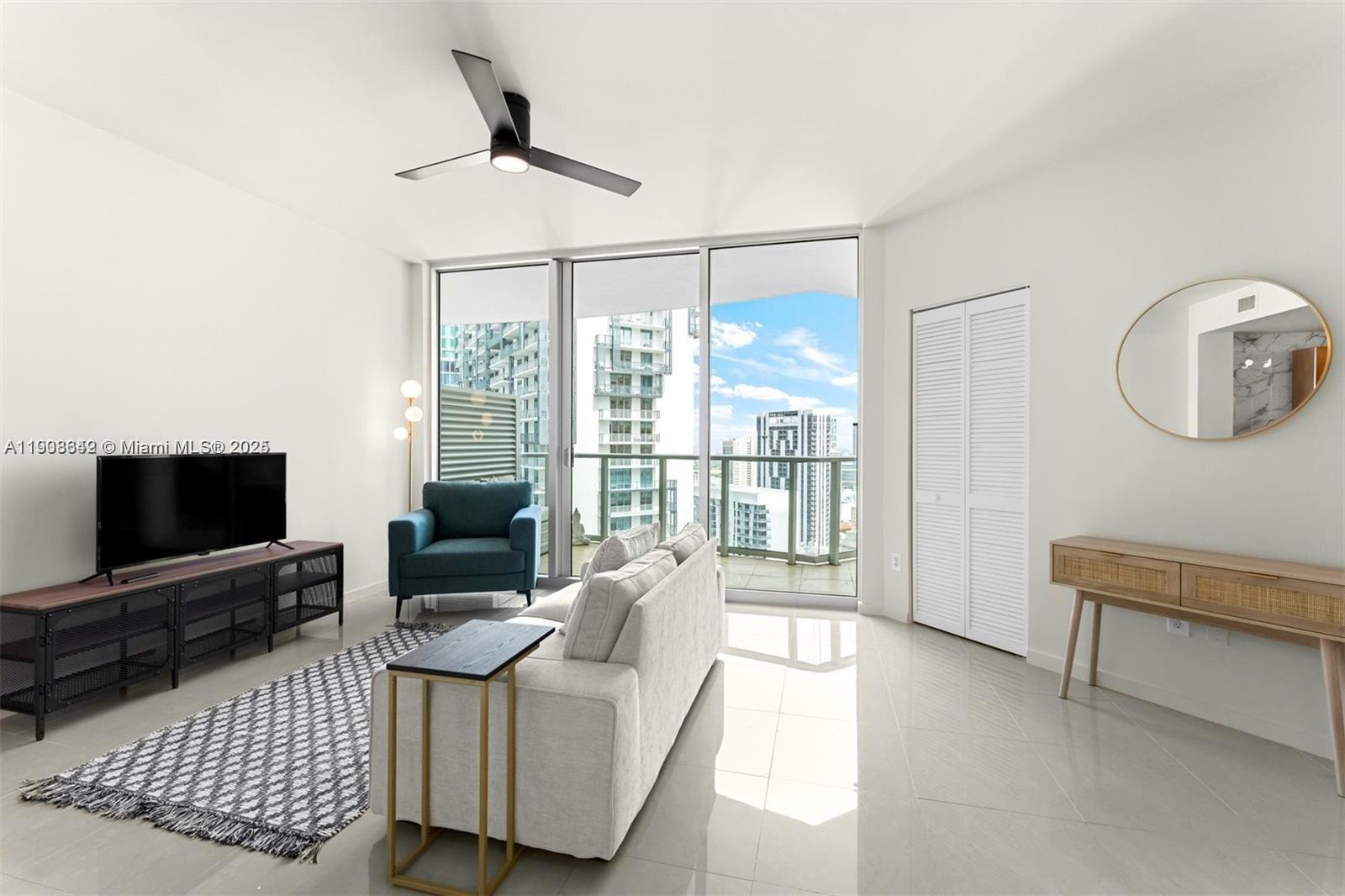 300 S Biscayne Blvd #T-3407, Miami FL 33131