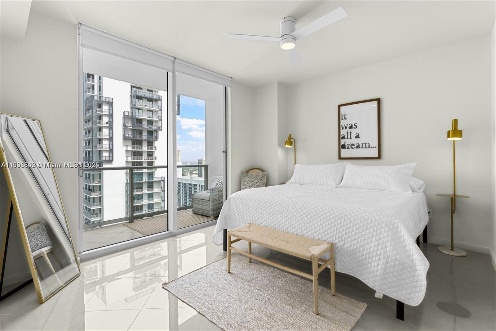 300 S Biscayne Blvd #T-3407, Miami FL 33131