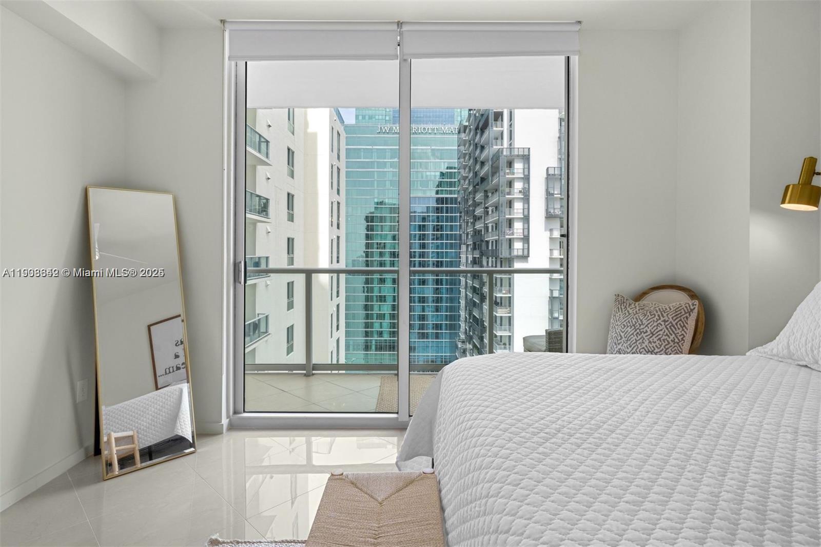 300 S Biscayne Blvd #T-3407, Miami FL 33131