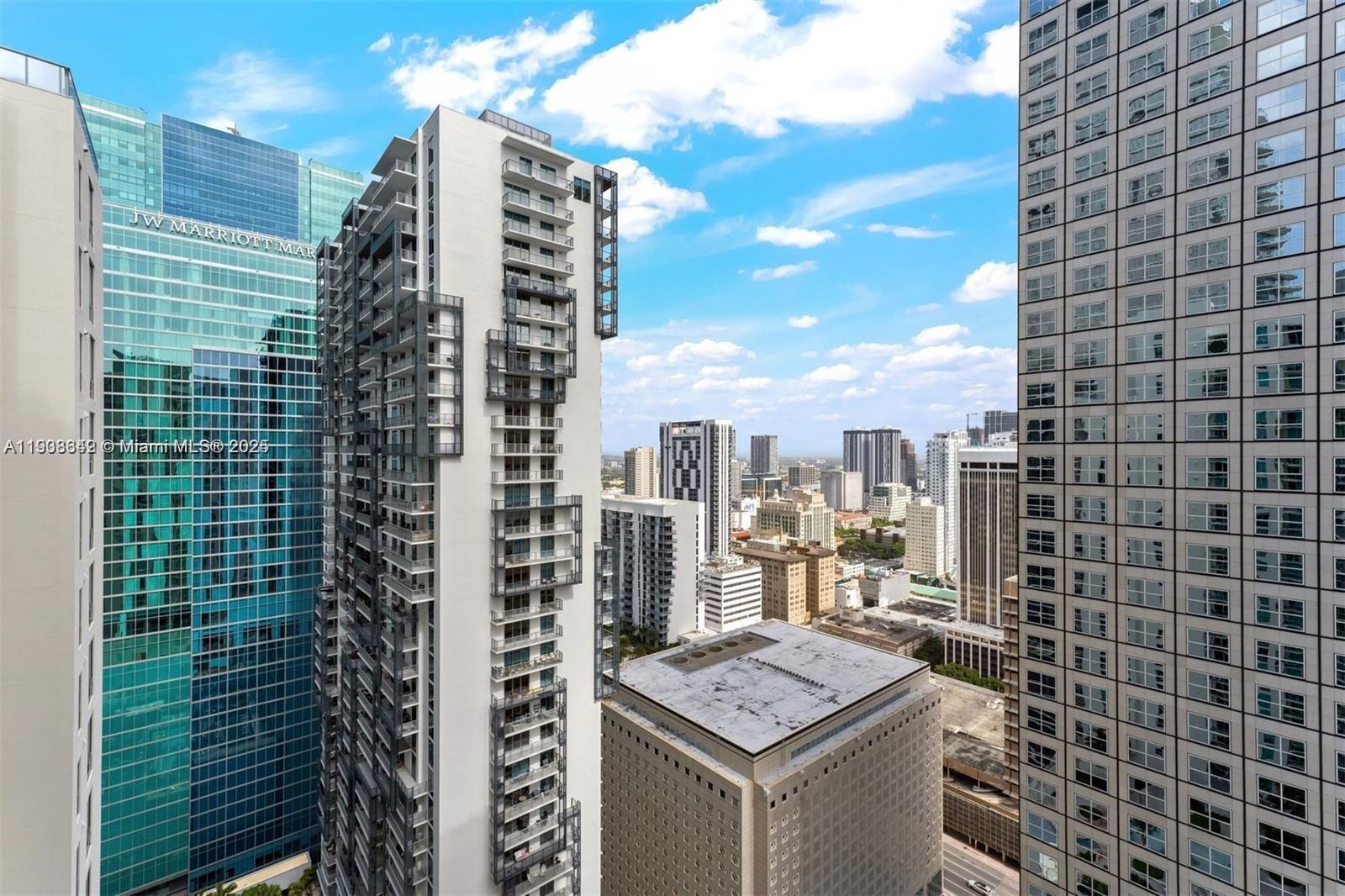 300 S Biscayne Blvd #T-3407, Miami FL 33131