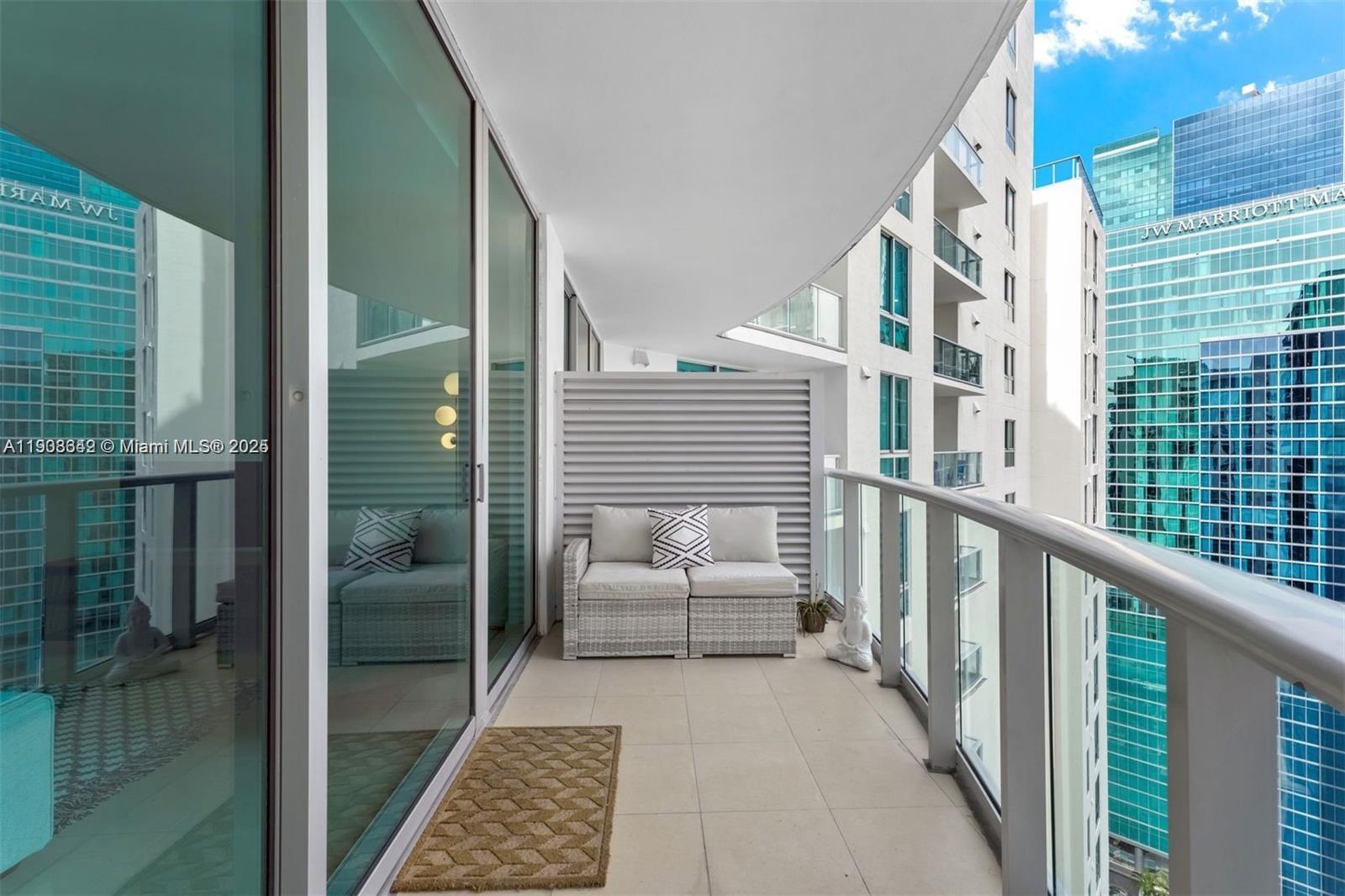 300 S Biscayne Blvd #T-3407, Miami FL 33131