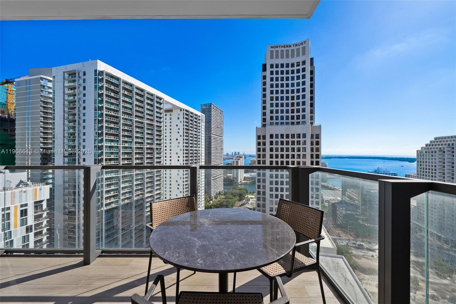 68 SE 6th St #2505, Miami FL 33131