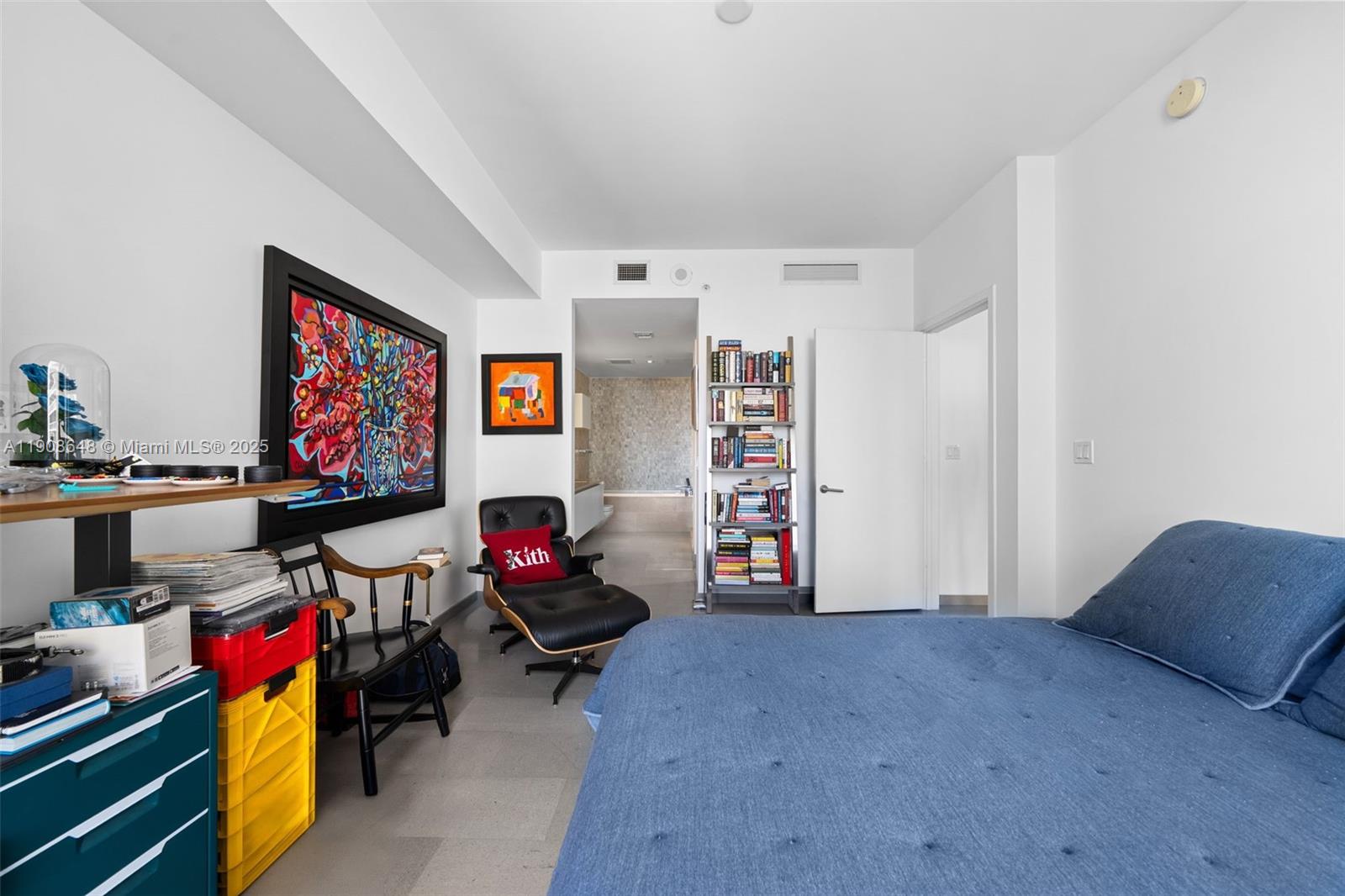 68 SE 6th St #2505, Miami FL 33131