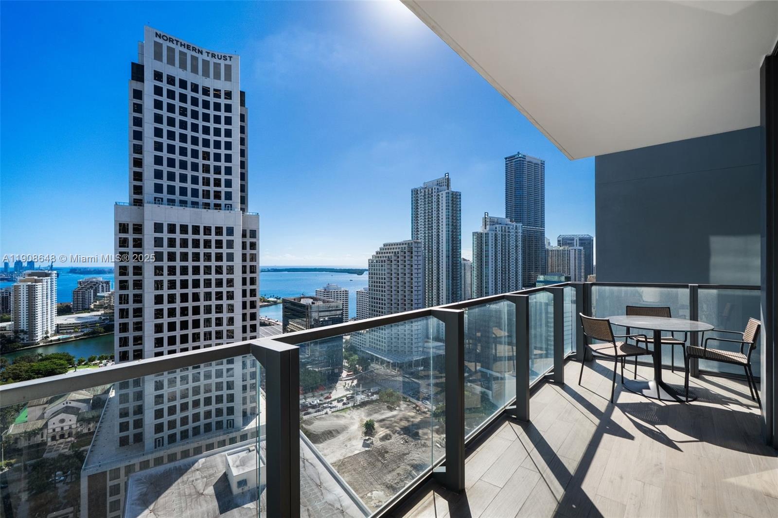 68 SE 6th St #2505, Miami FL 33131
