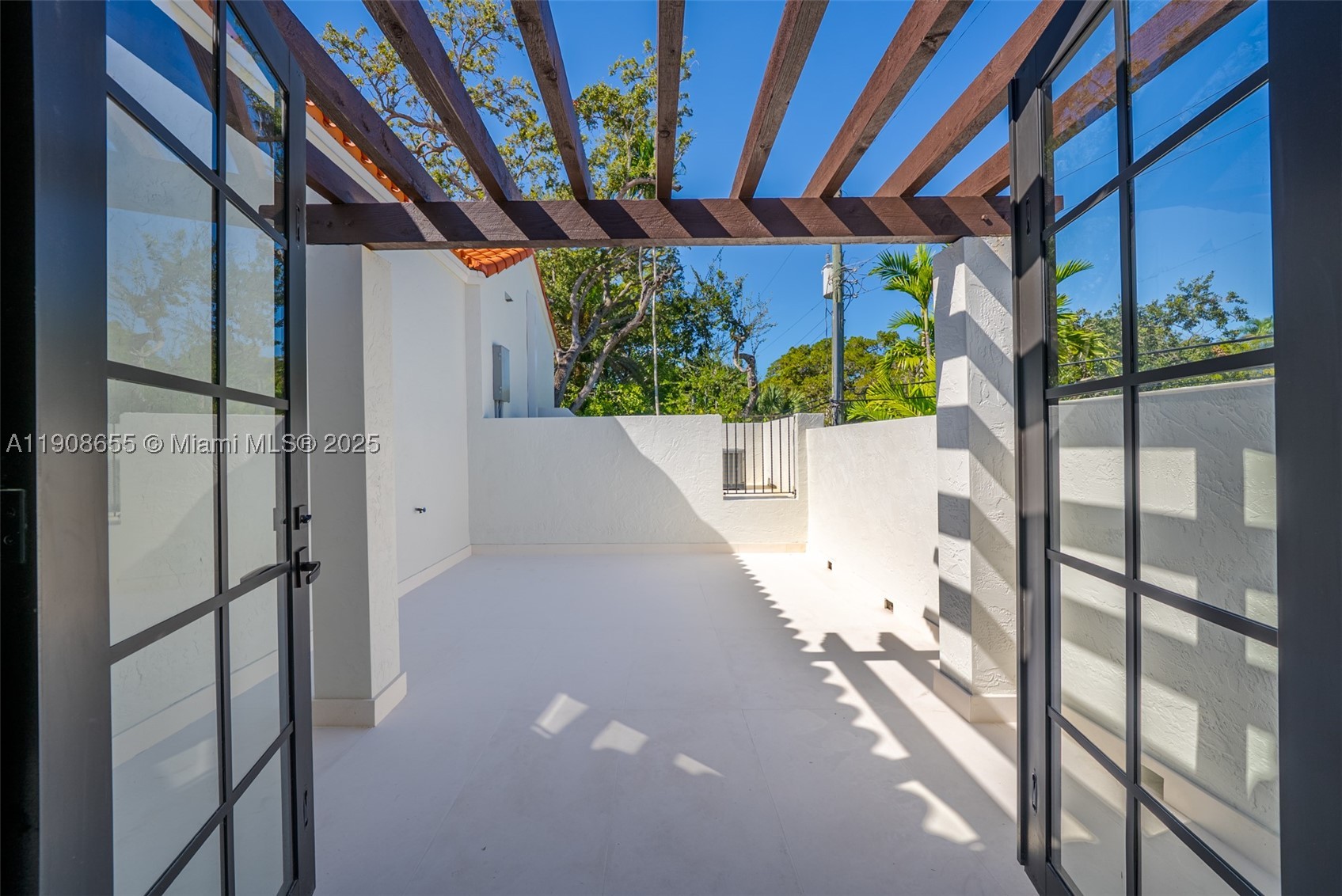 601 NE 56th St, Miami FL 33137