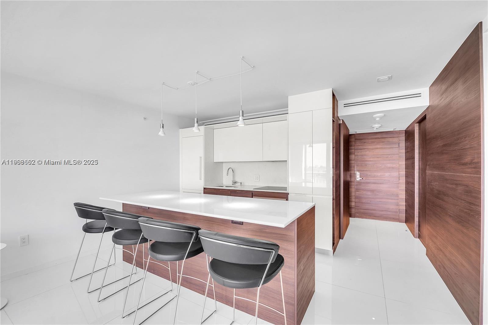 400 S Pointe Dr #2307, Miami Beach FL 33139