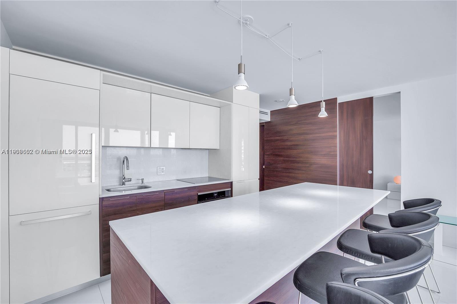 400 S Pointe Dr #2307, Miami Beach FL 33139