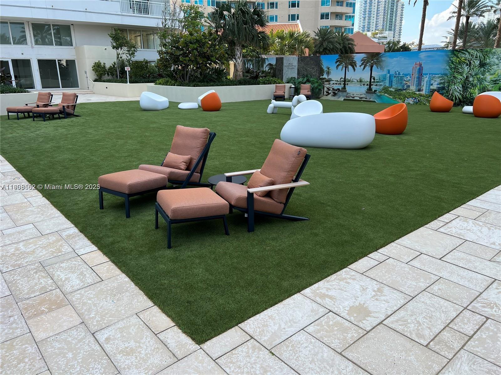 400 S Pointe Dr #2307, Miami Beach FL 33139