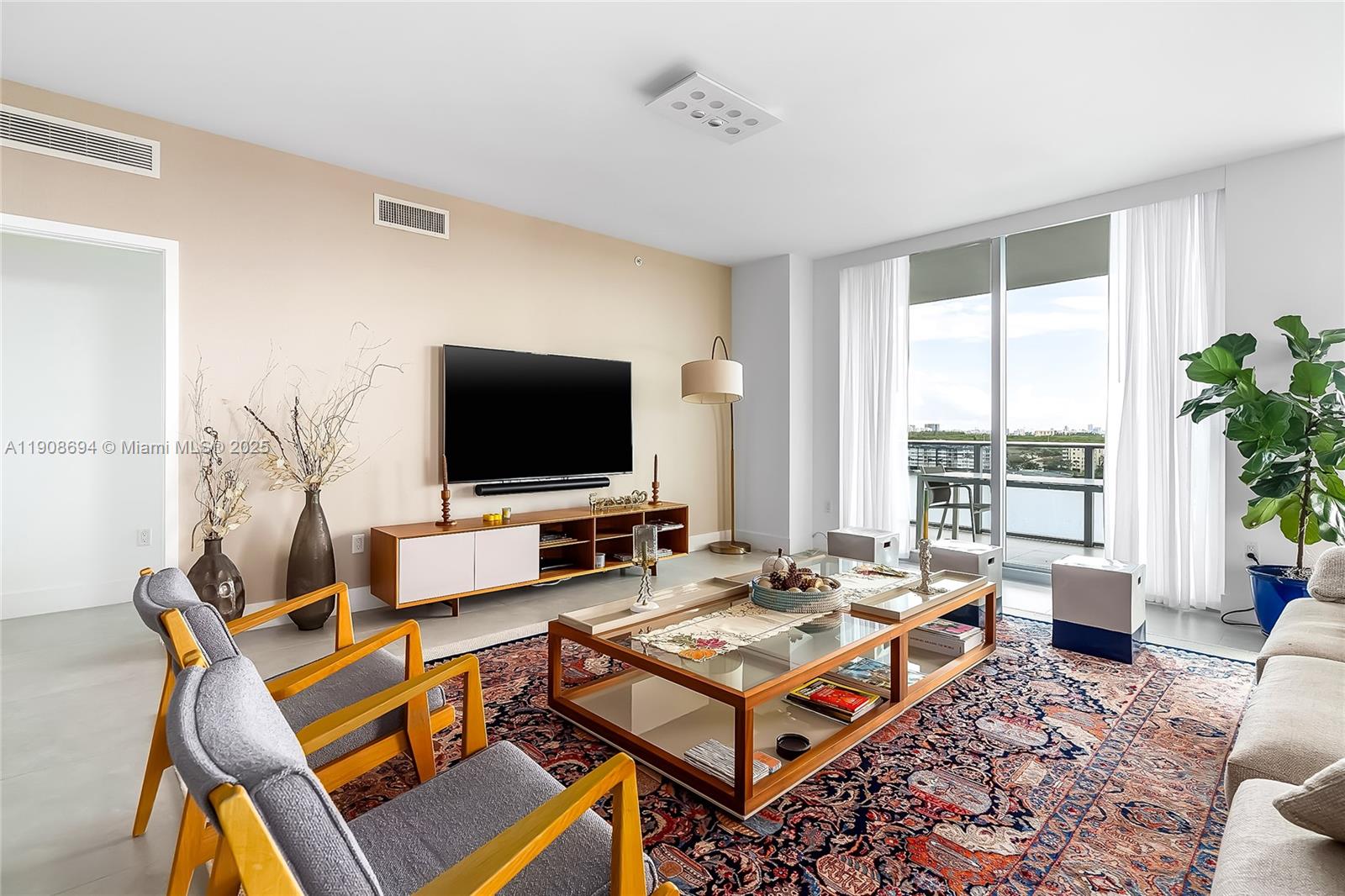 17111 Biscayne Blvd #902, North Miami Beach FL 33160