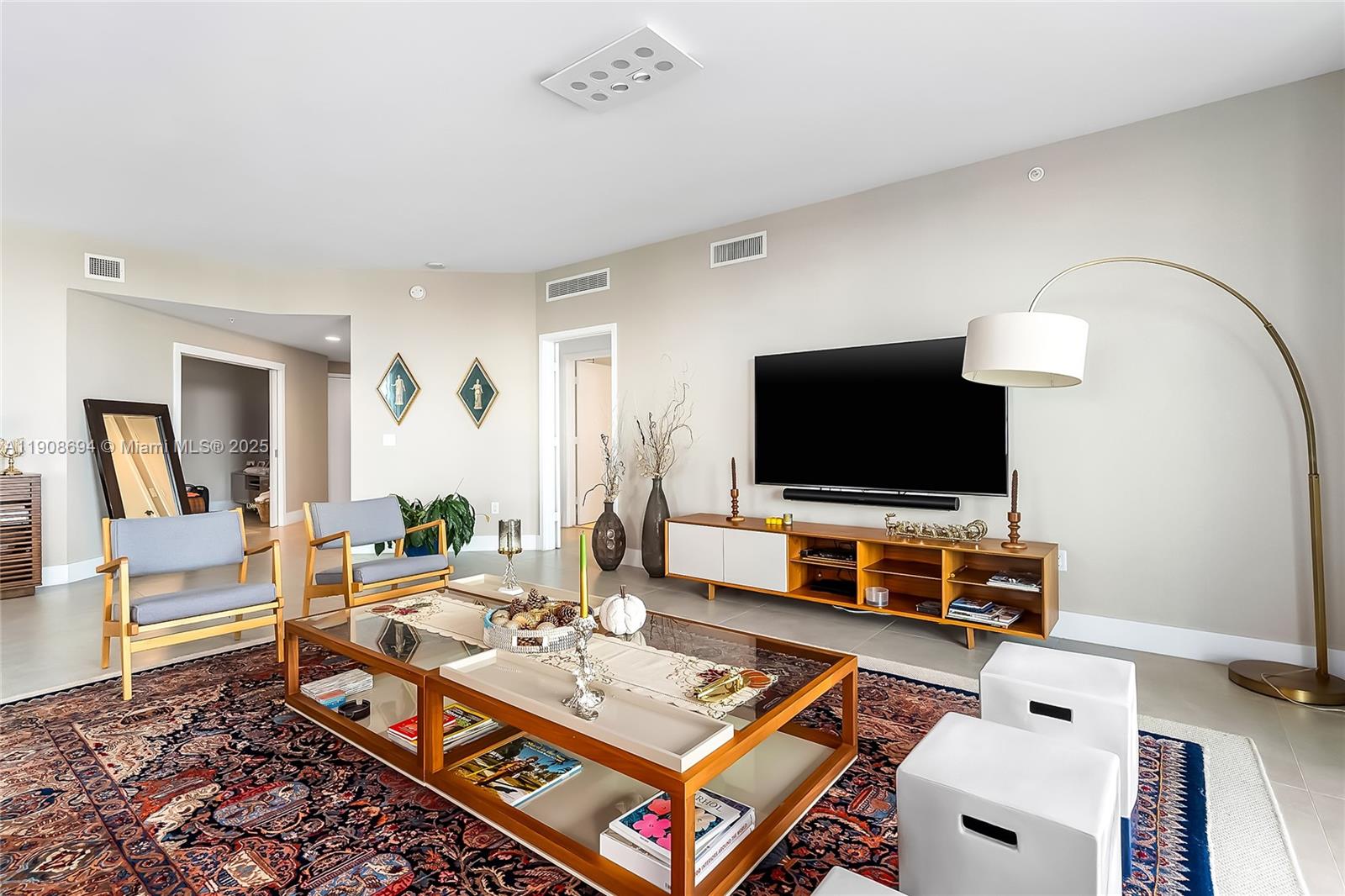 17111 Biscayne Blvd #902, North Miami Beach FL 33160