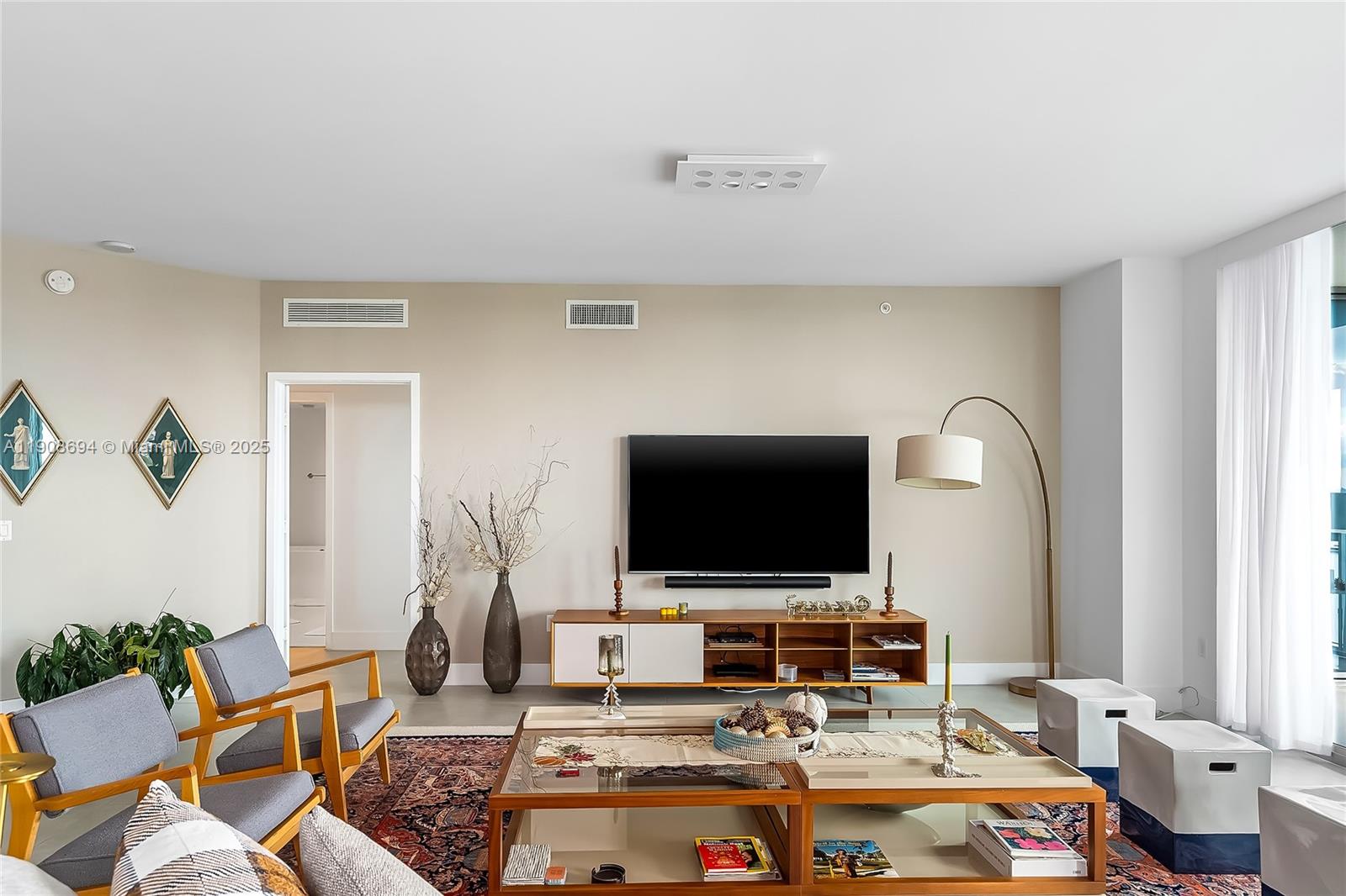 17111 Biscayne Blvd #902, North Miami Beach FL 33160