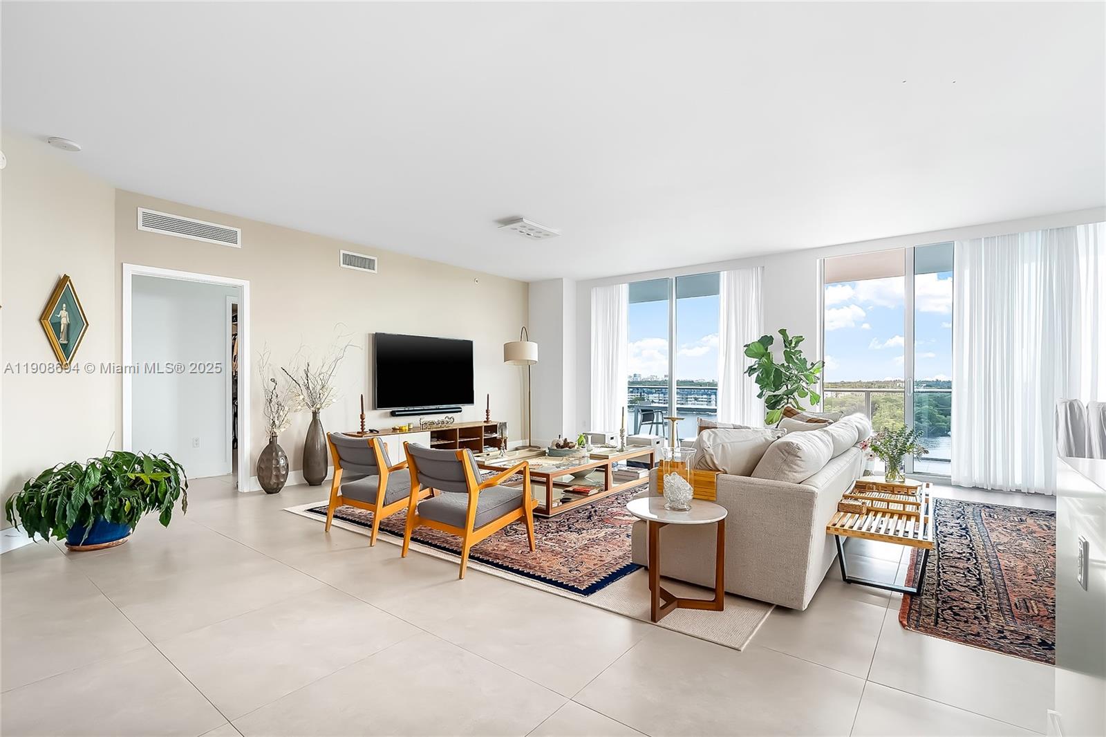 17111 Biscayne Blvd #902, North Miami Beach FL 33160