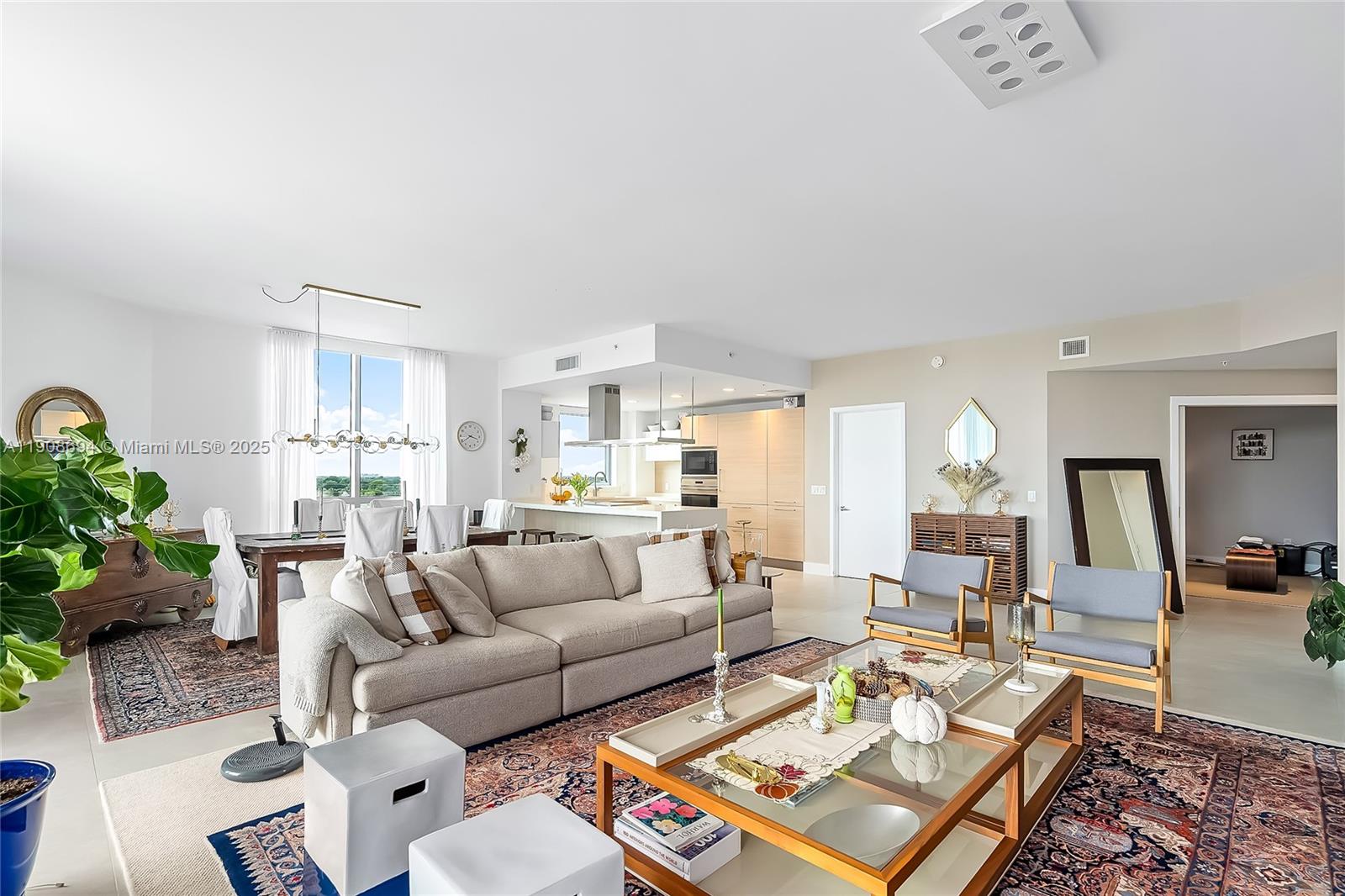 17111 Biscayne Blvd #902, North Miami Beach FL 33160