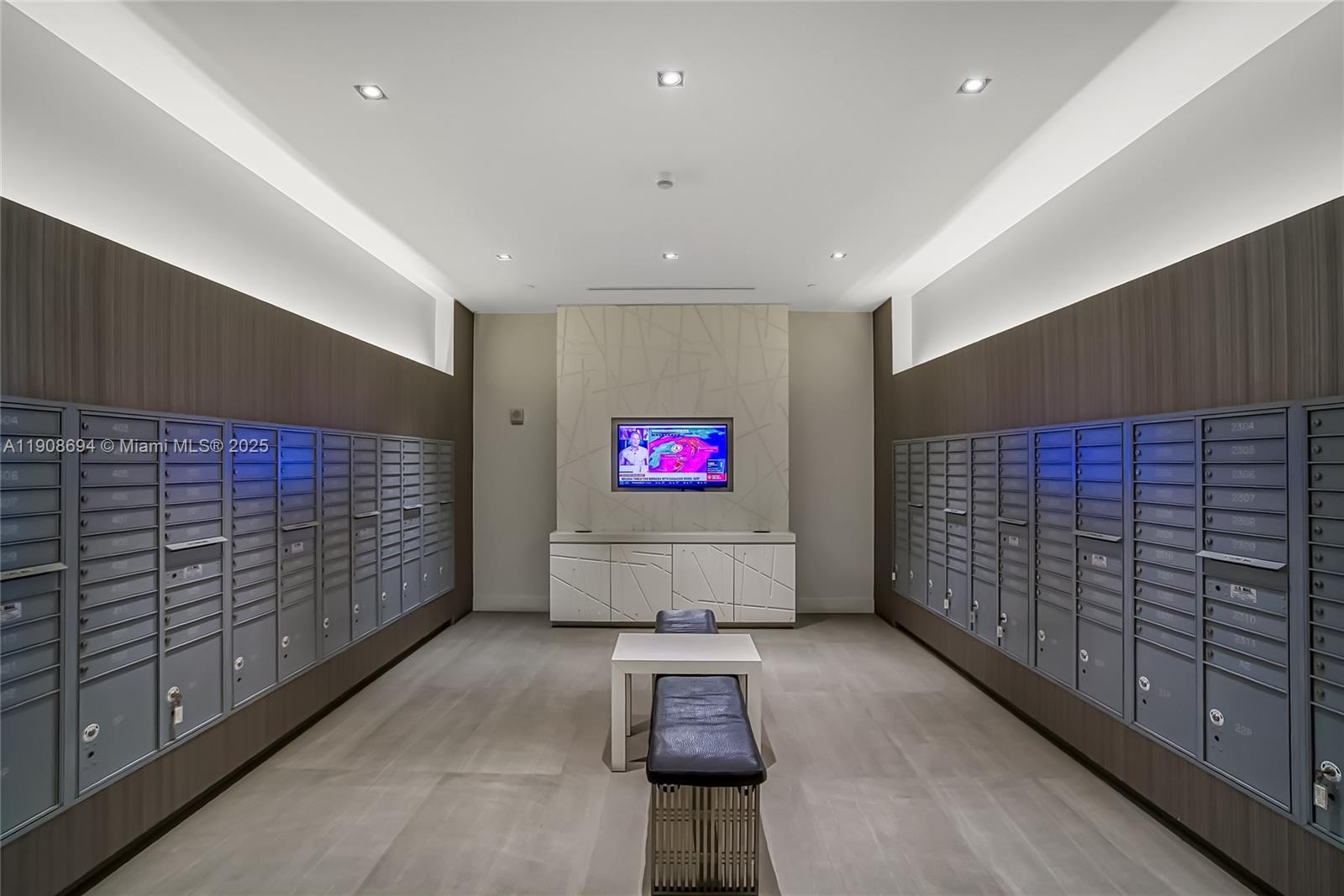 17111 Biscayne Blvd #902, North Miami Beach FL 33160