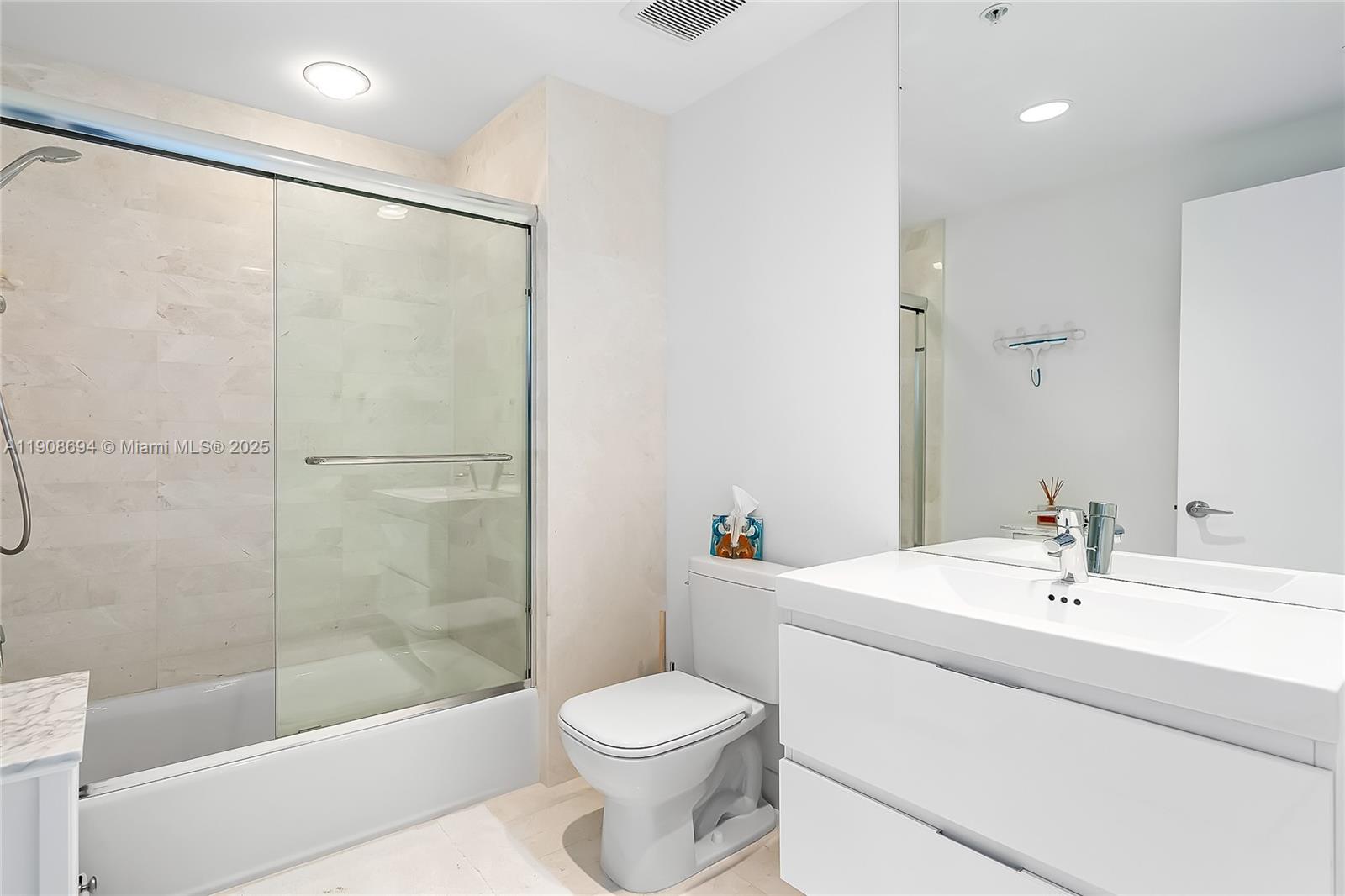 17111 Biscayne Blvd #902, North Miami Beach FL 33160