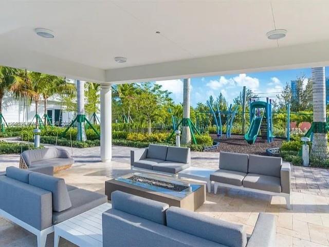 17111 Biscayne Blvd #902, North Miami Beach FL 33160