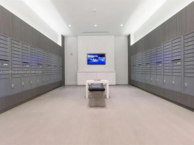 17111 Biscayne Blvd #902, North Miami Beach FL 33160