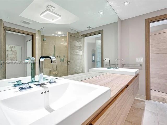 17111 Biscayne Blvd #902, North Miami Beach FL 33160