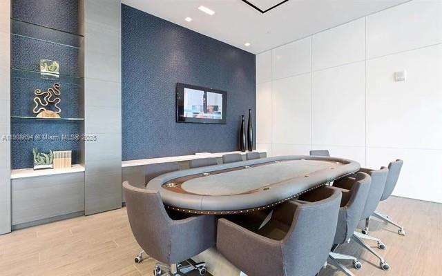 17111 Biscayne Blvd #902, North Miami Beach FL 33160